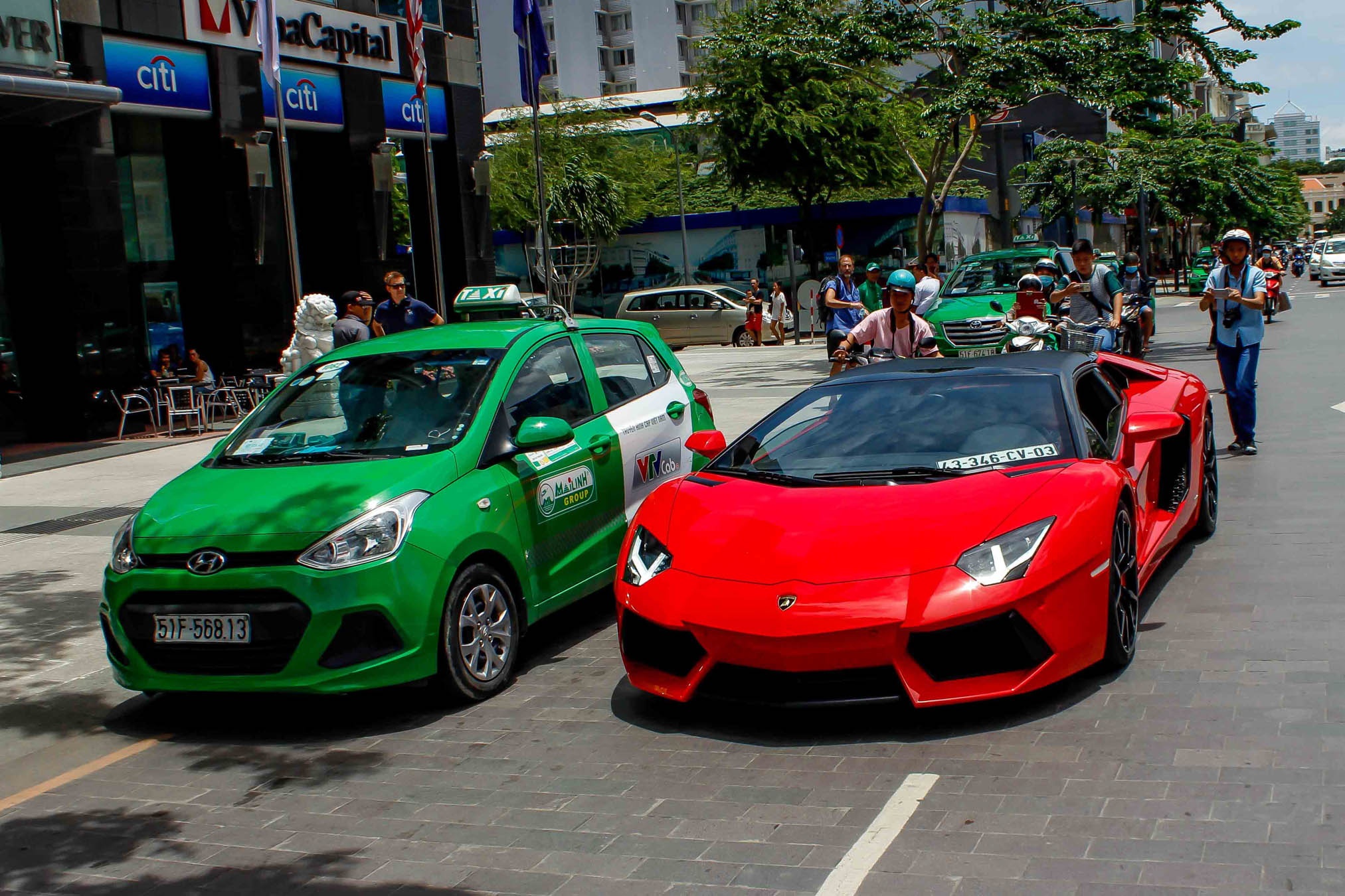 Aventador Roadster o Sai Gon anh 9