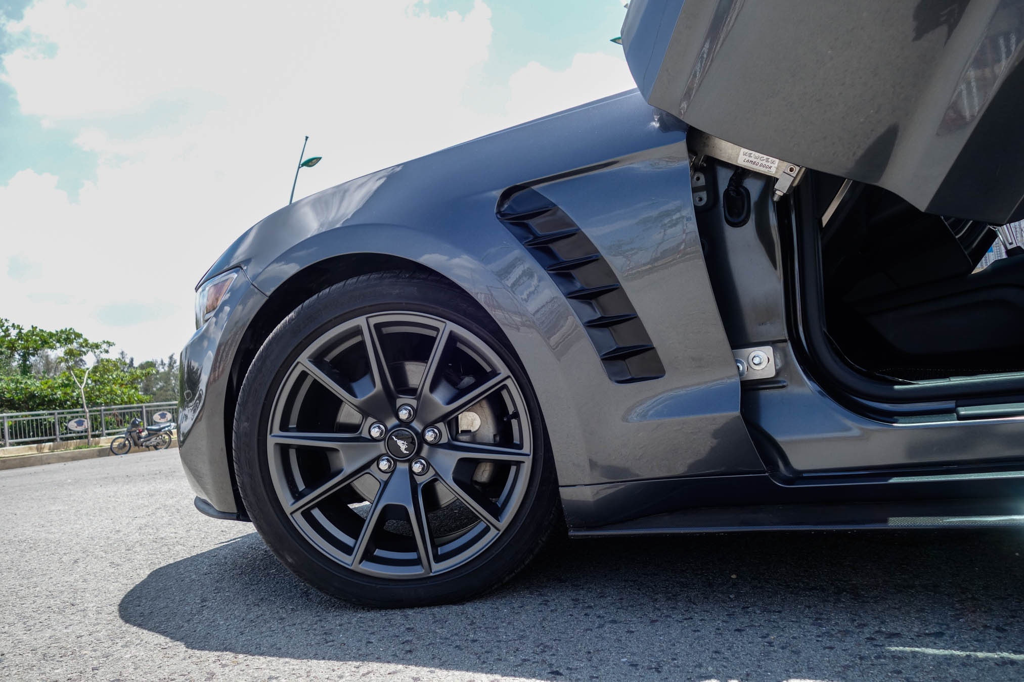 Mustang do kieu Lamborghini anh 9