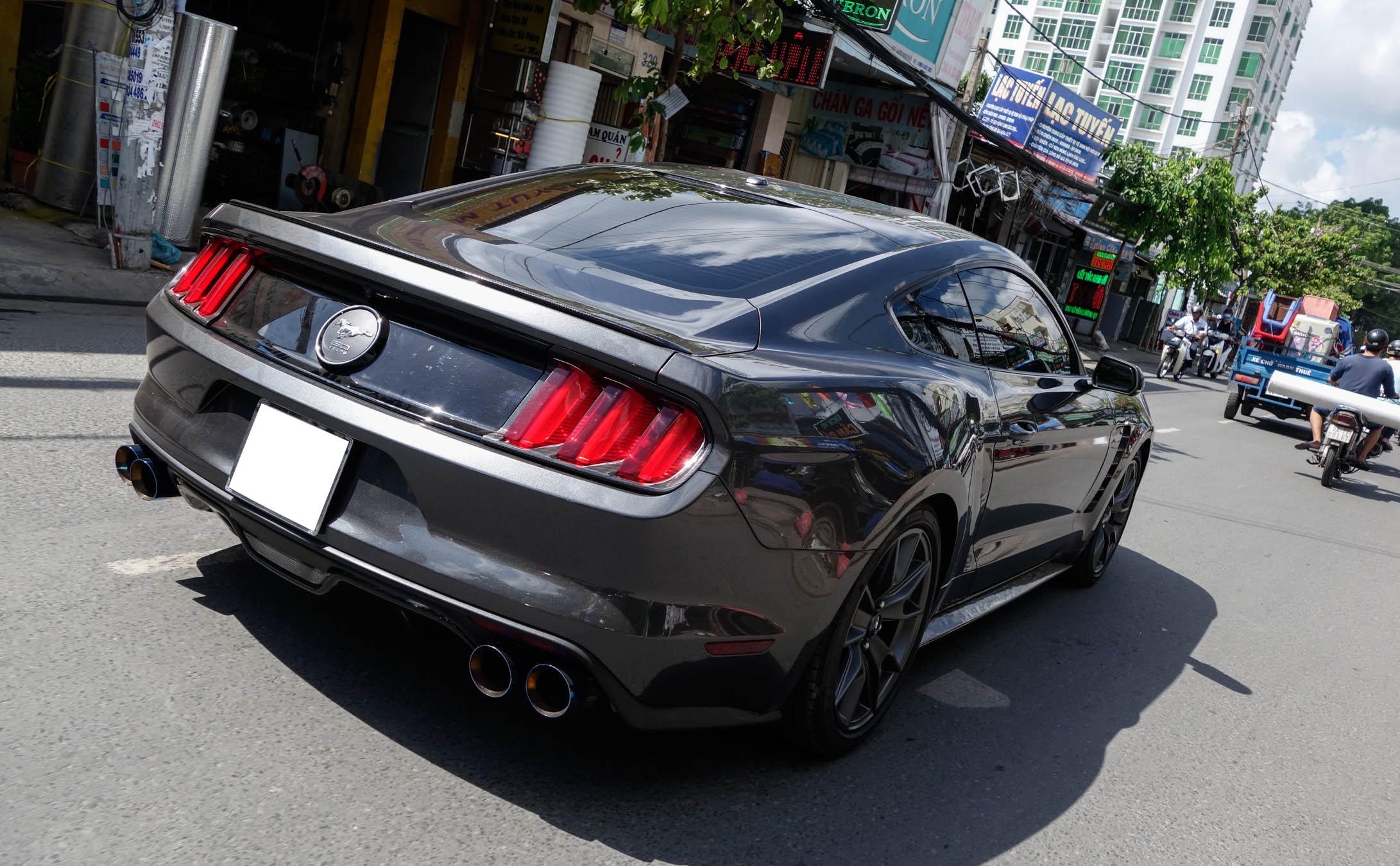 Mustang do kieu Lamborghini anh 11