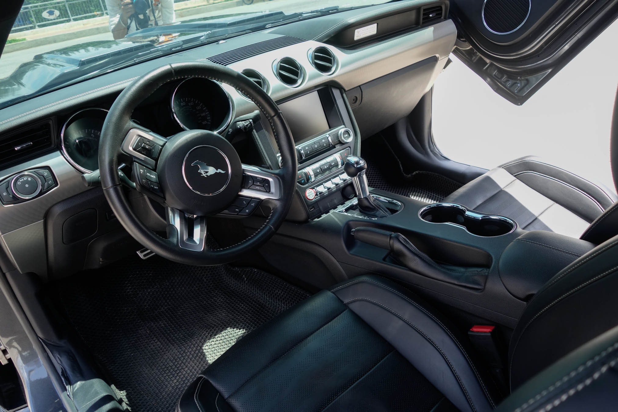 Mustang do kieu Lamborghini anh 8