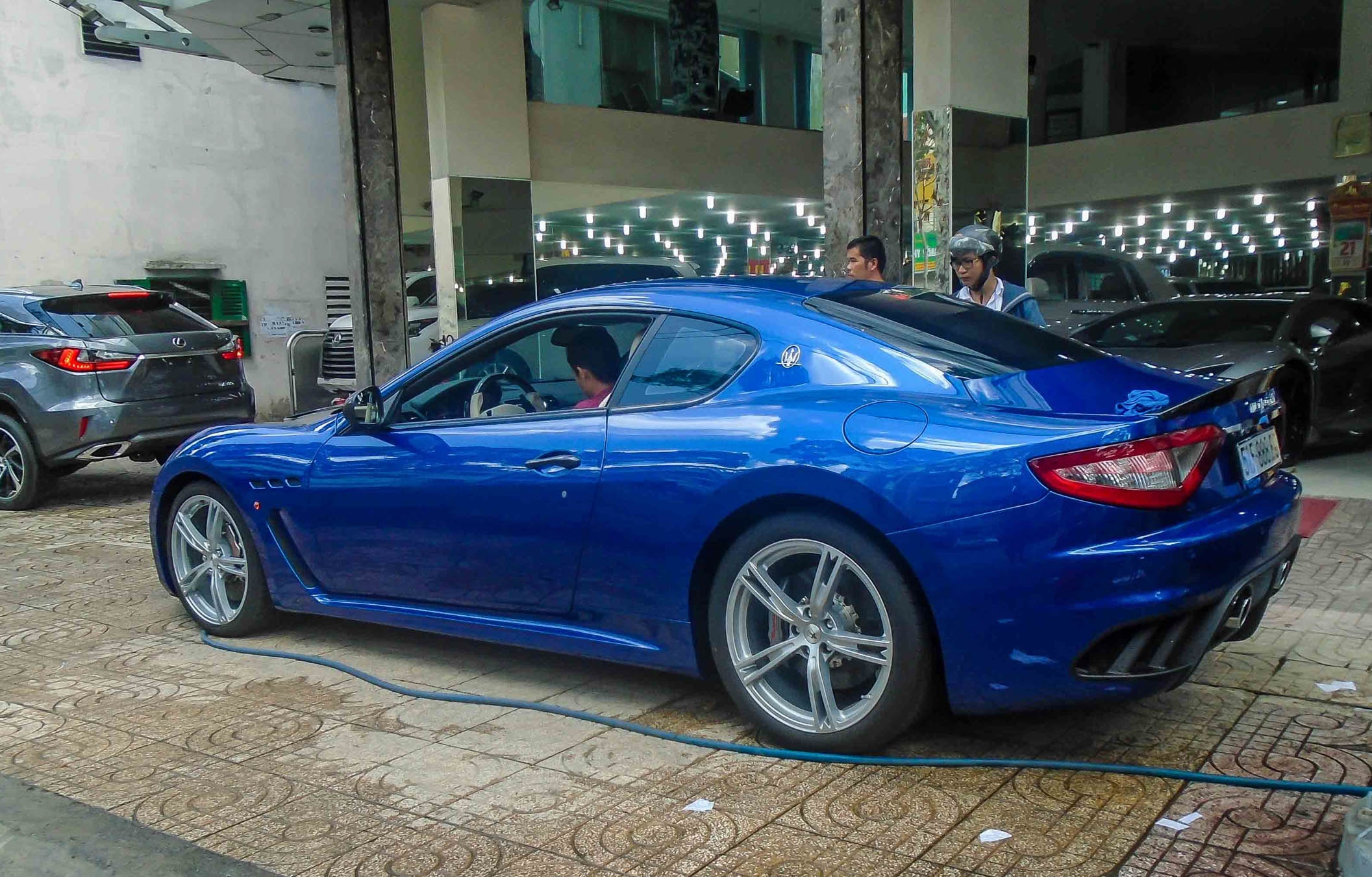 Dan sieu xe cua thieu gia Minh Nhua anh 3