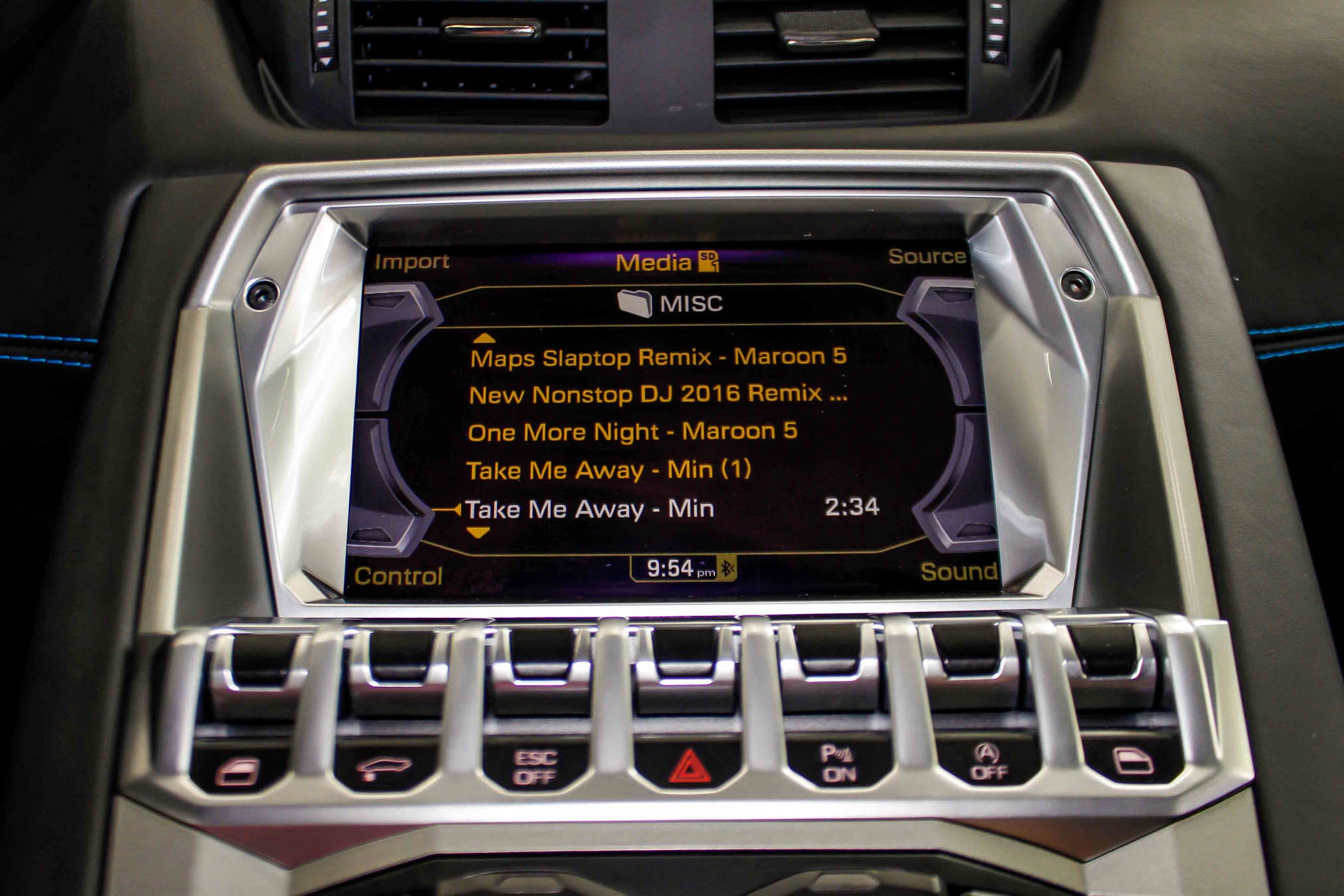 Lamborghini Aventador mau hiem anh 11