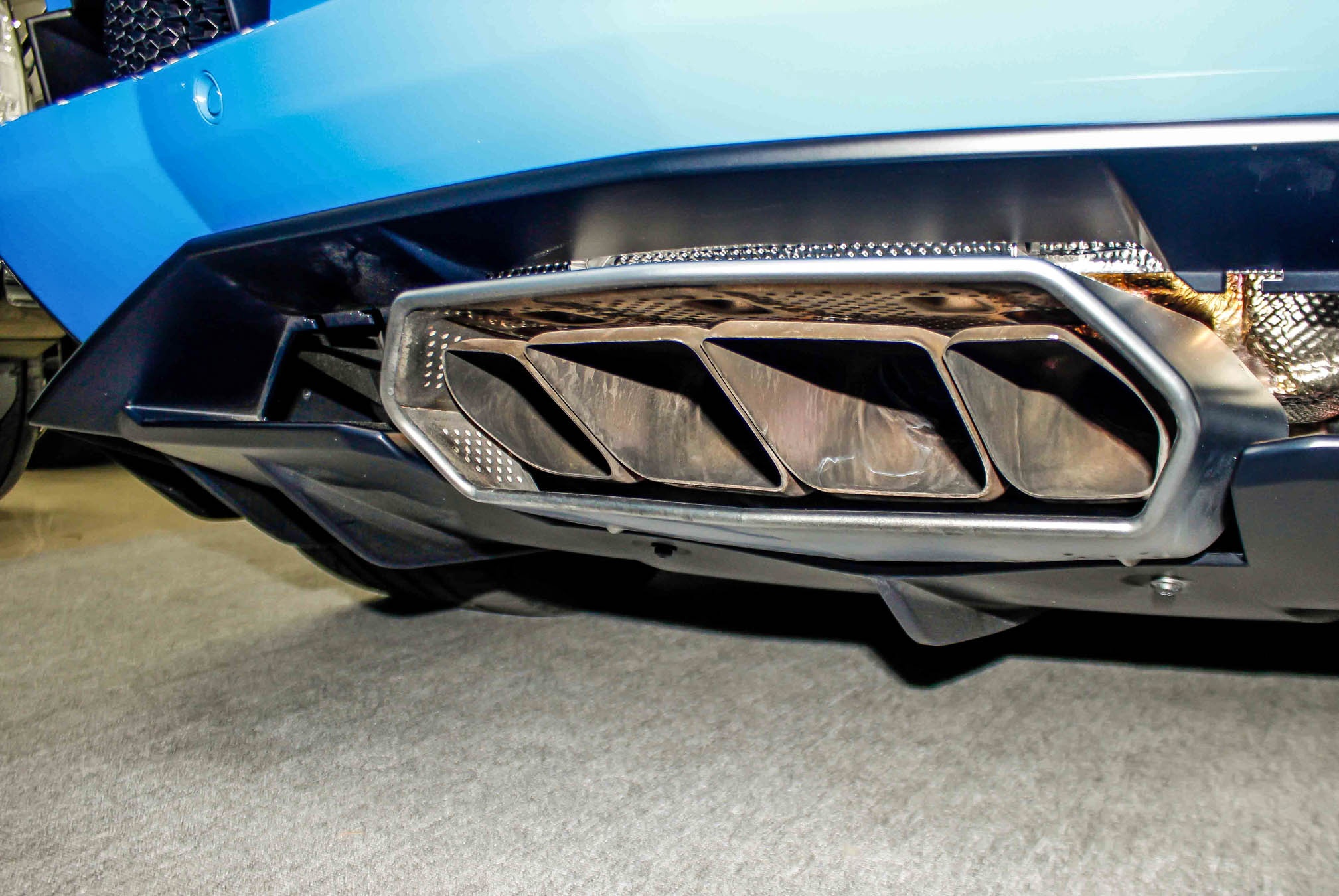 Lamborghini Aventador mau hiem anh 6