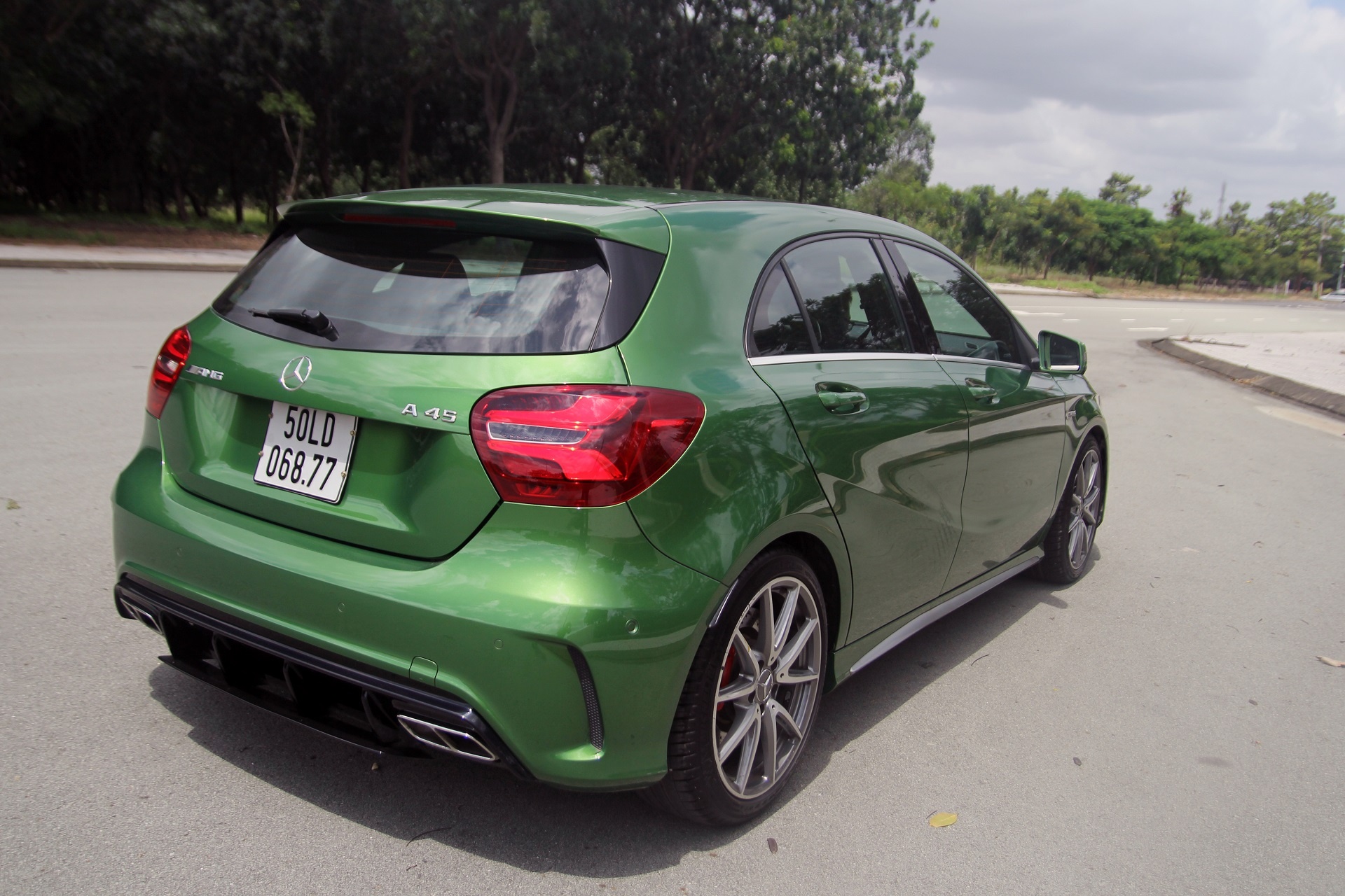 Danh gia Mercedes A45 tai VN - xe the thao cho nguoi tre hinh anh