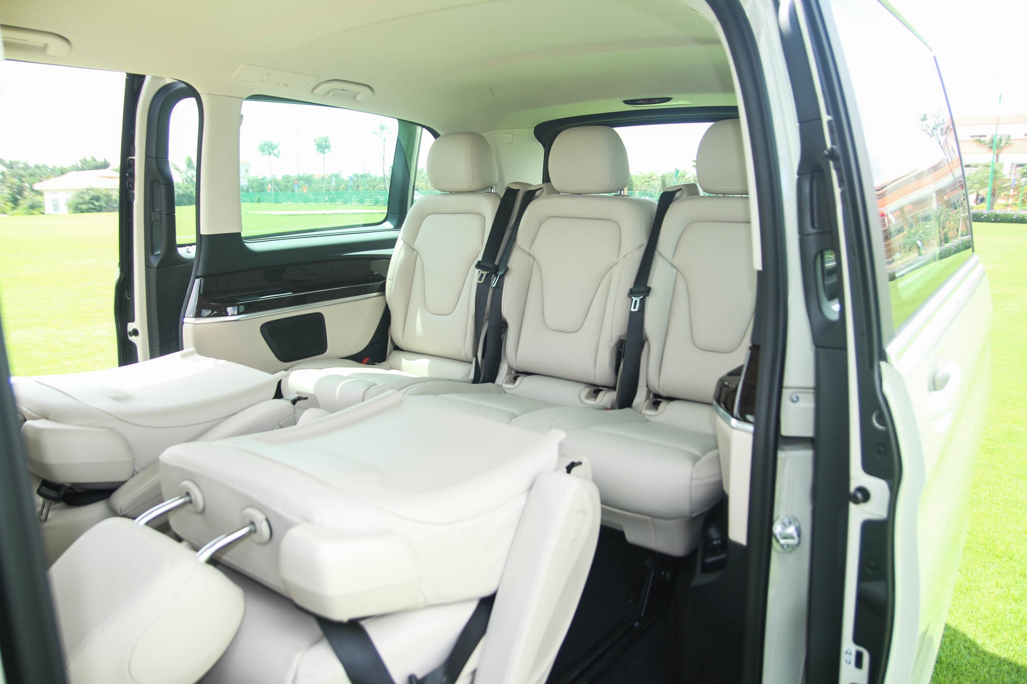 Mercedes V 250 ra mat tai Viet Nam anh 8