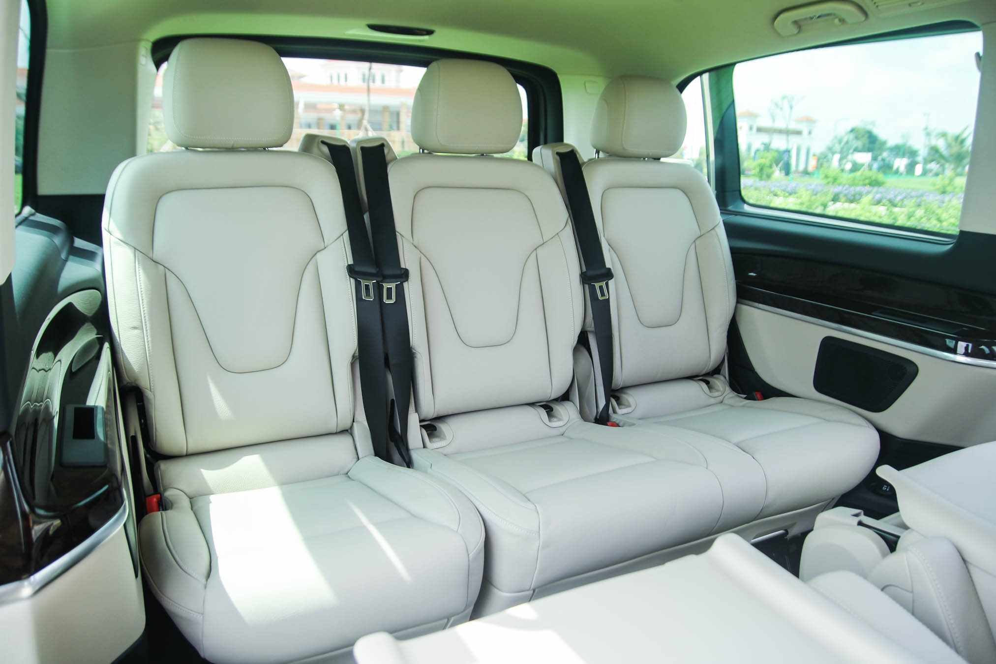 Mercedes V 250 ra mat tai Viet Nam anh 9