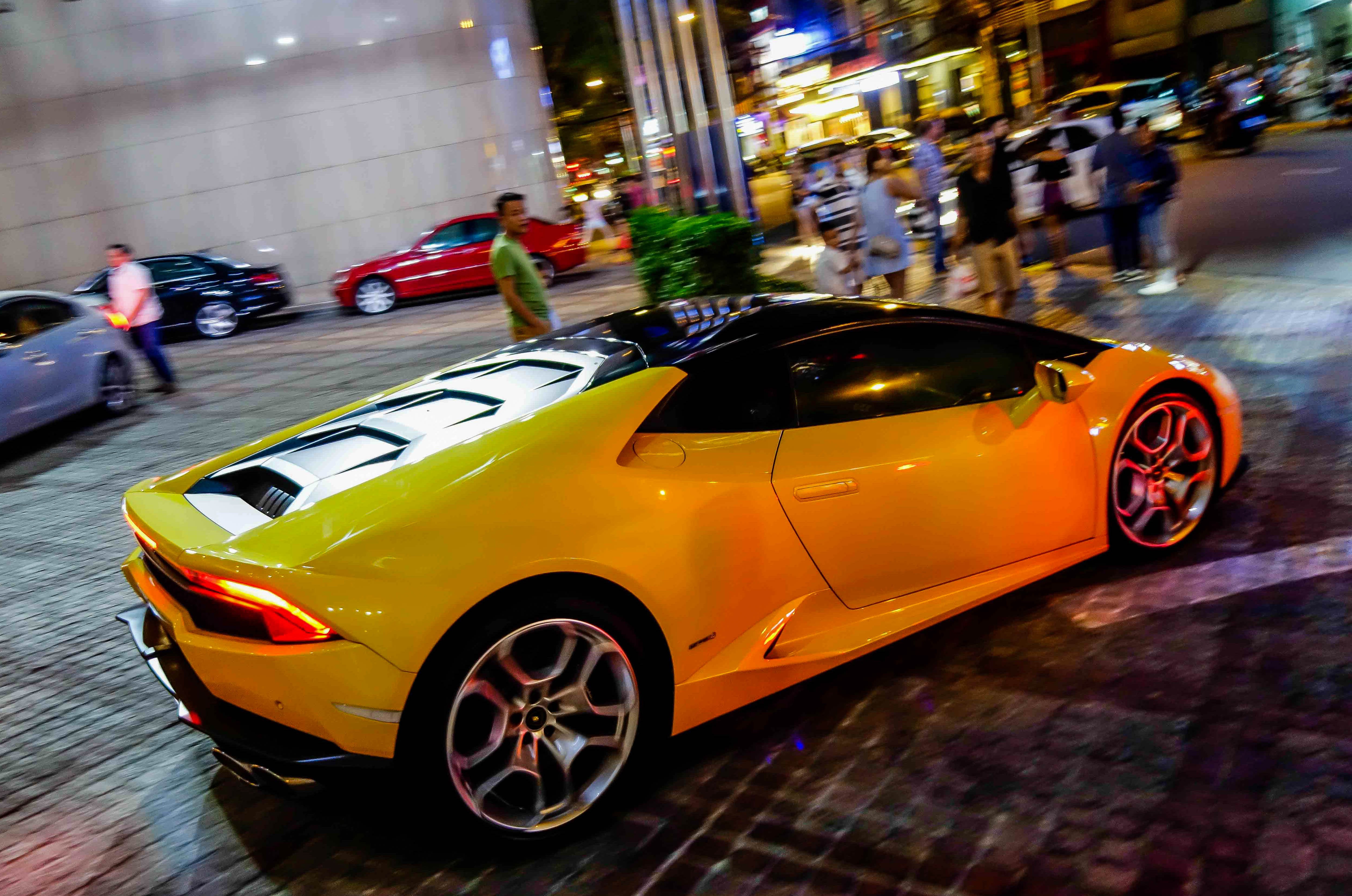 Cuong Do La lai sieu xe cho Ha Vi anh 2