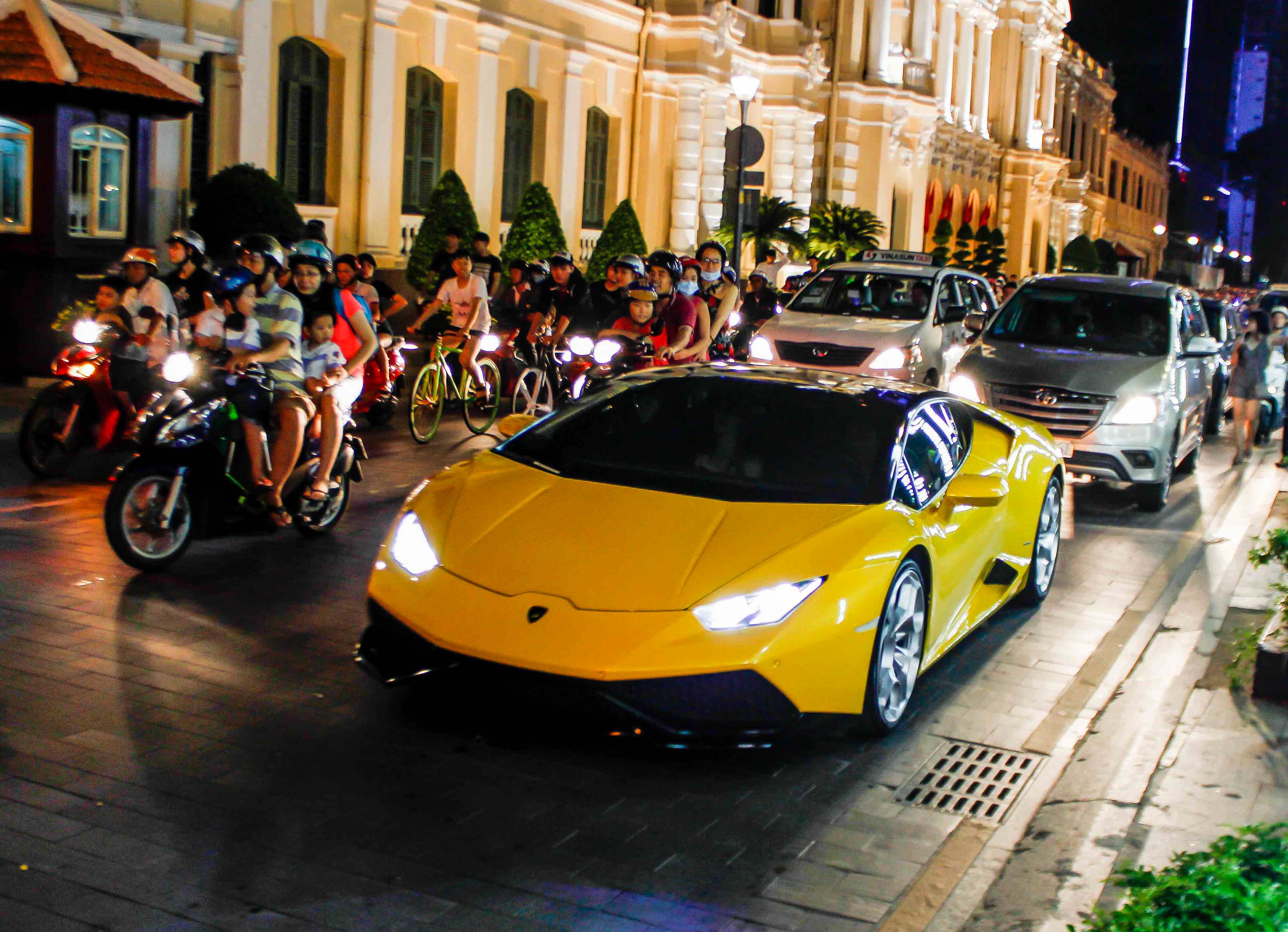 Cuong Do La lai sieu xe cho Ha Vi anh 4