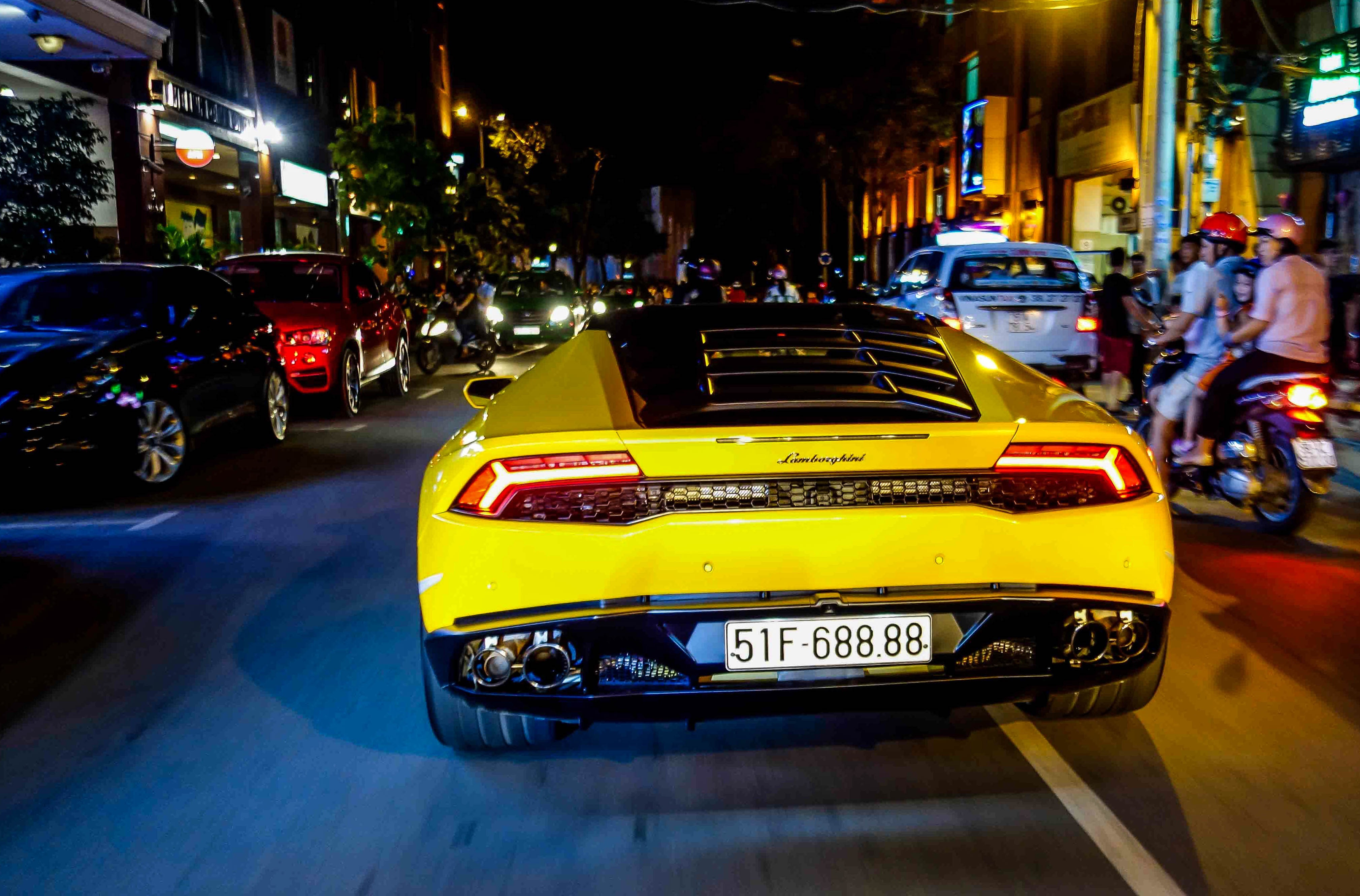 Cuong Do La lai sieu xe cho Ha Vi anh 5