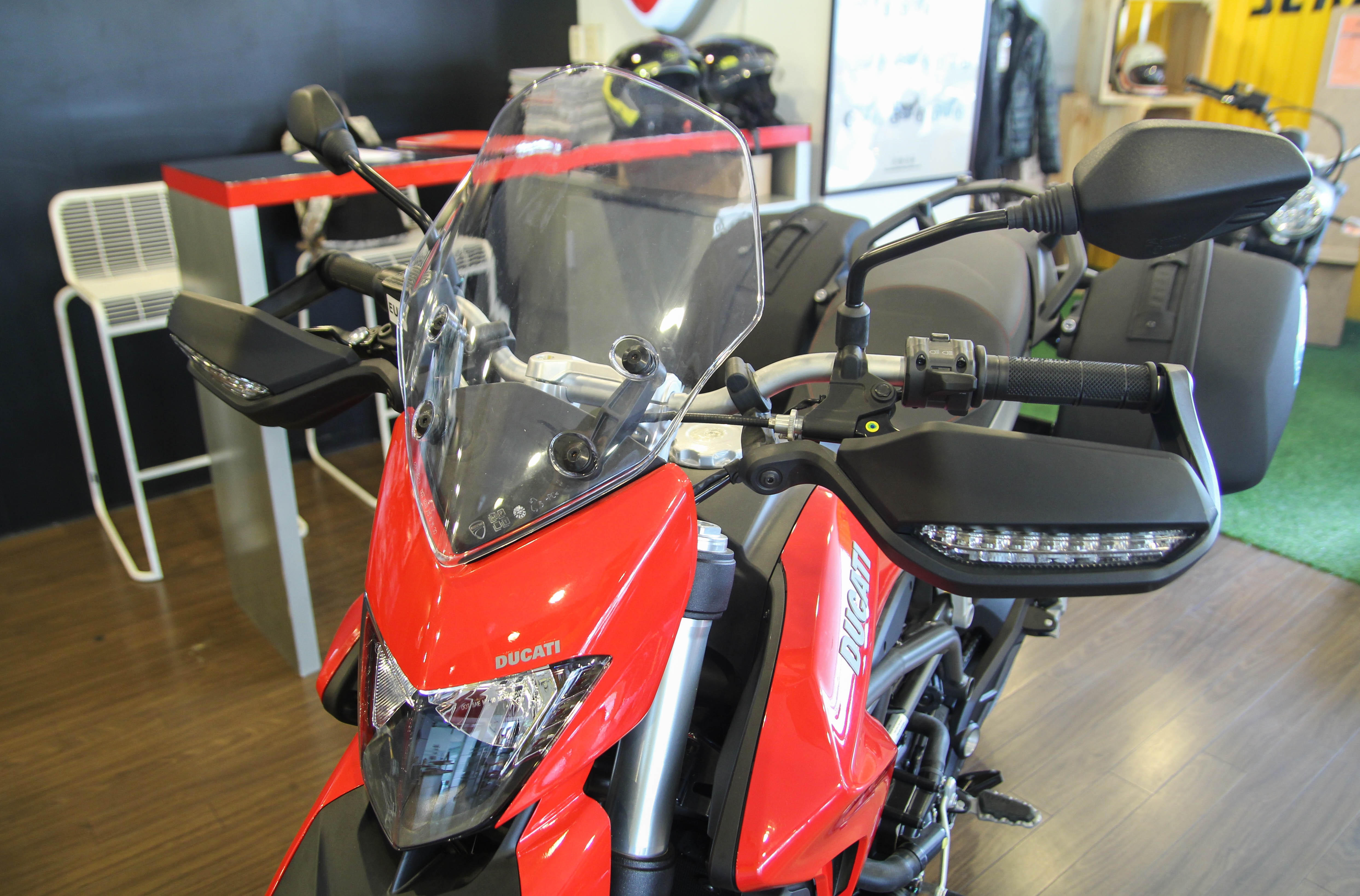 Ducati Hyperstrada 939 o Viet Nam anh 4