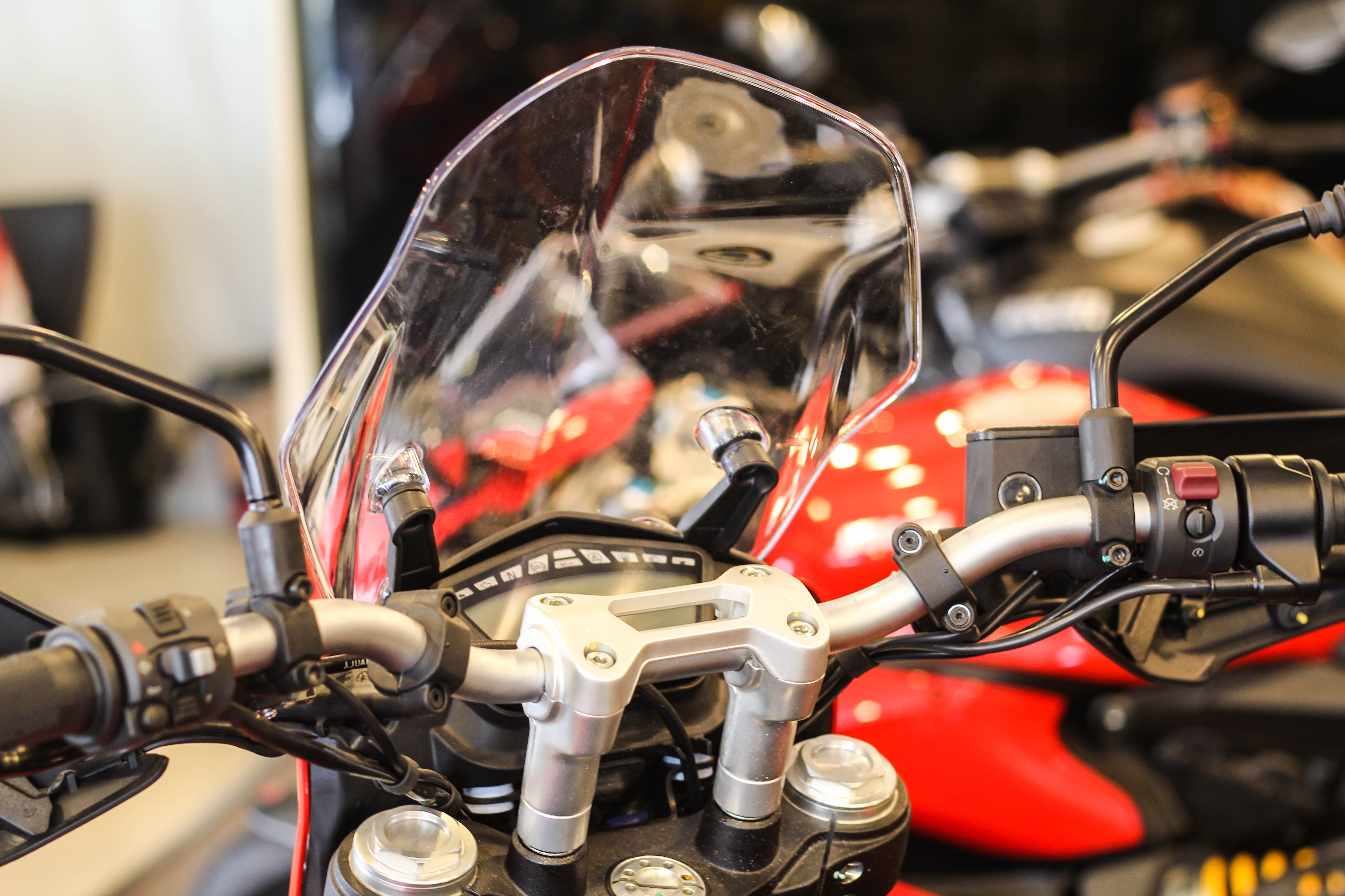 Ducati Hyperstrada 939 o Viet Nam anh 6