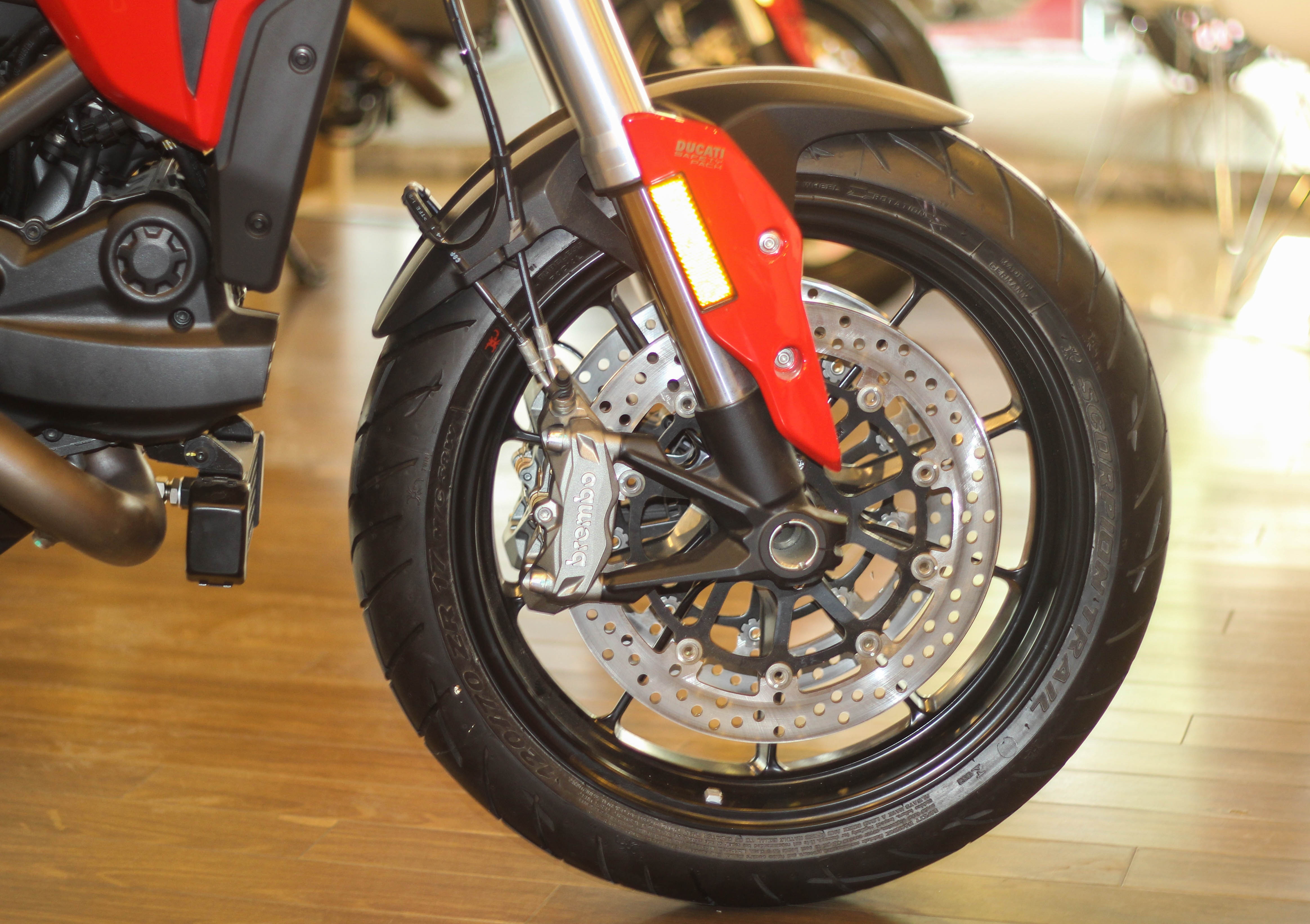 Ducati Hyperstrada 939 o Viet Nam anh 7