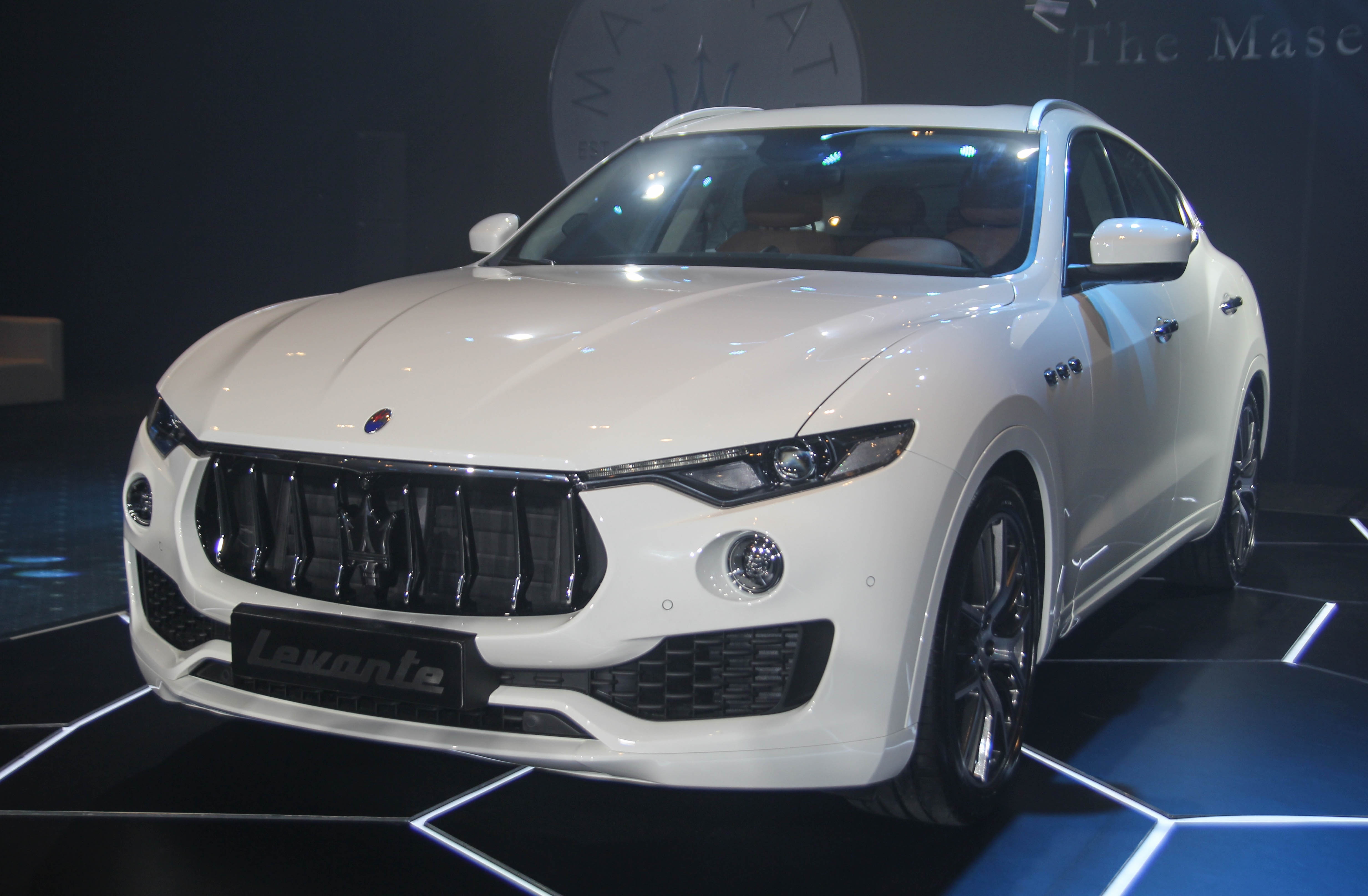 SUV hang sang Maserati Levante gia tu 5 ty tai Viet Nam hinh anh