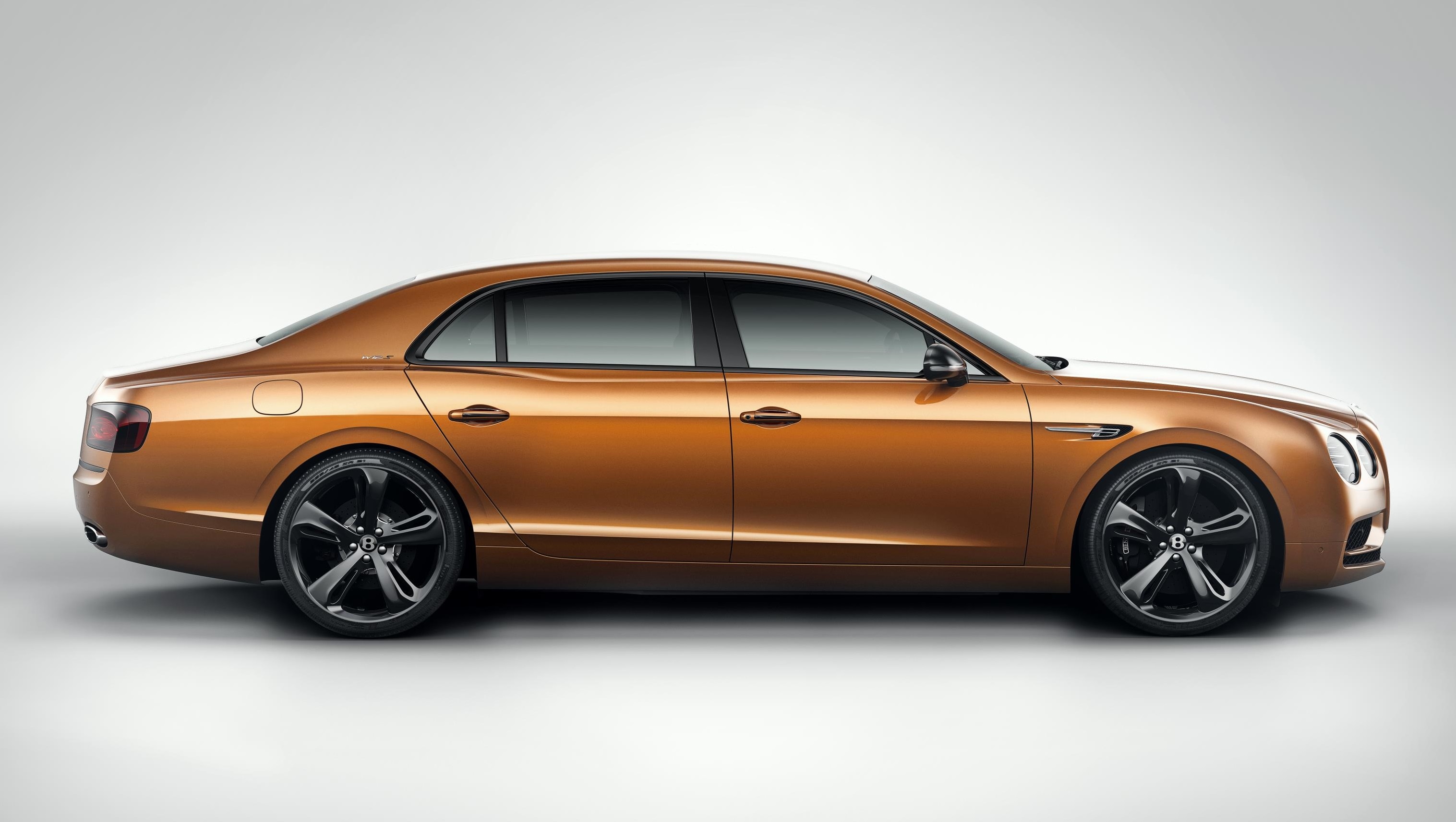 Flying Spur W12 S ra mat anh 2