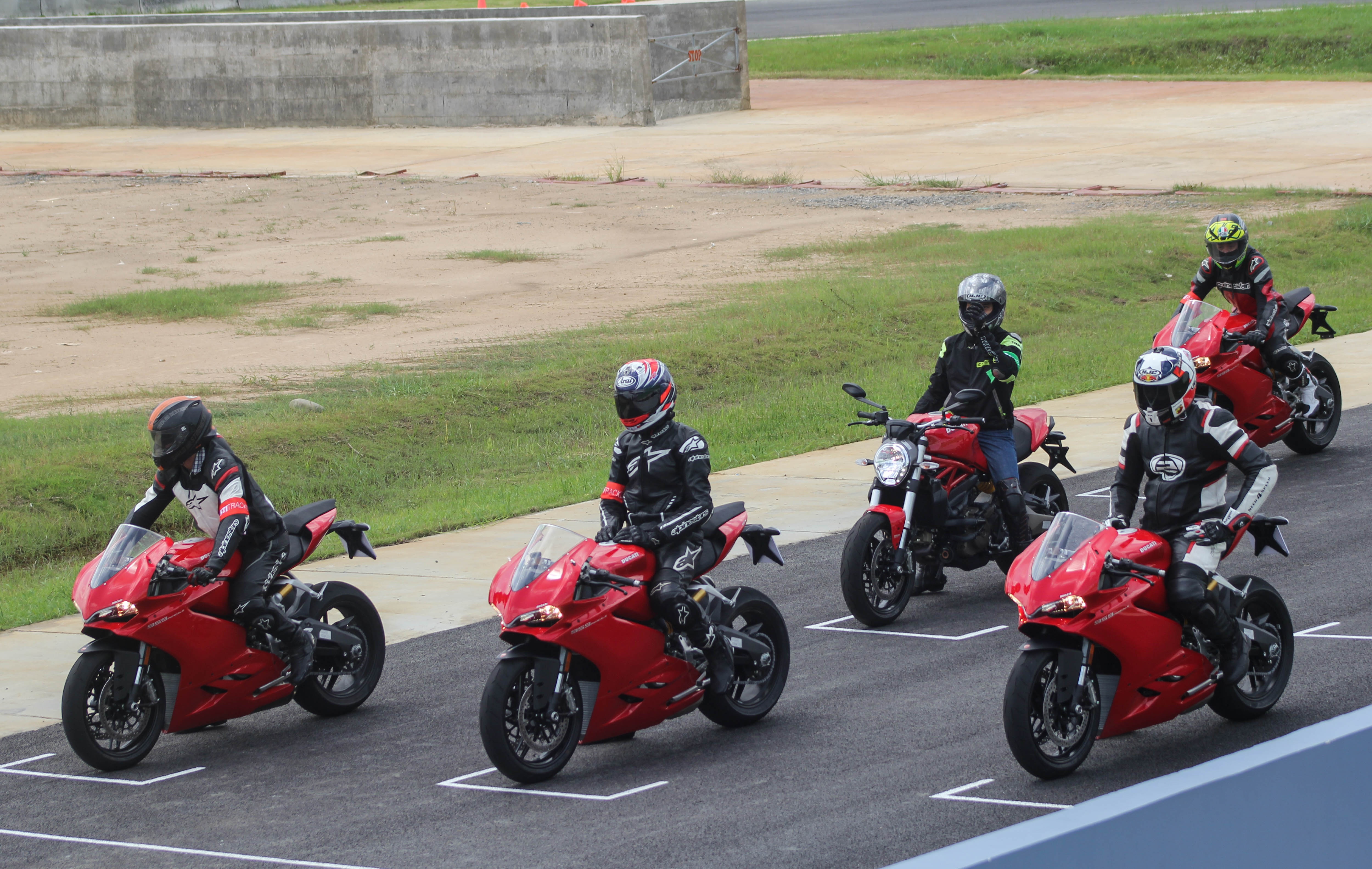 Dua Ducati tai Happy Land anh 2