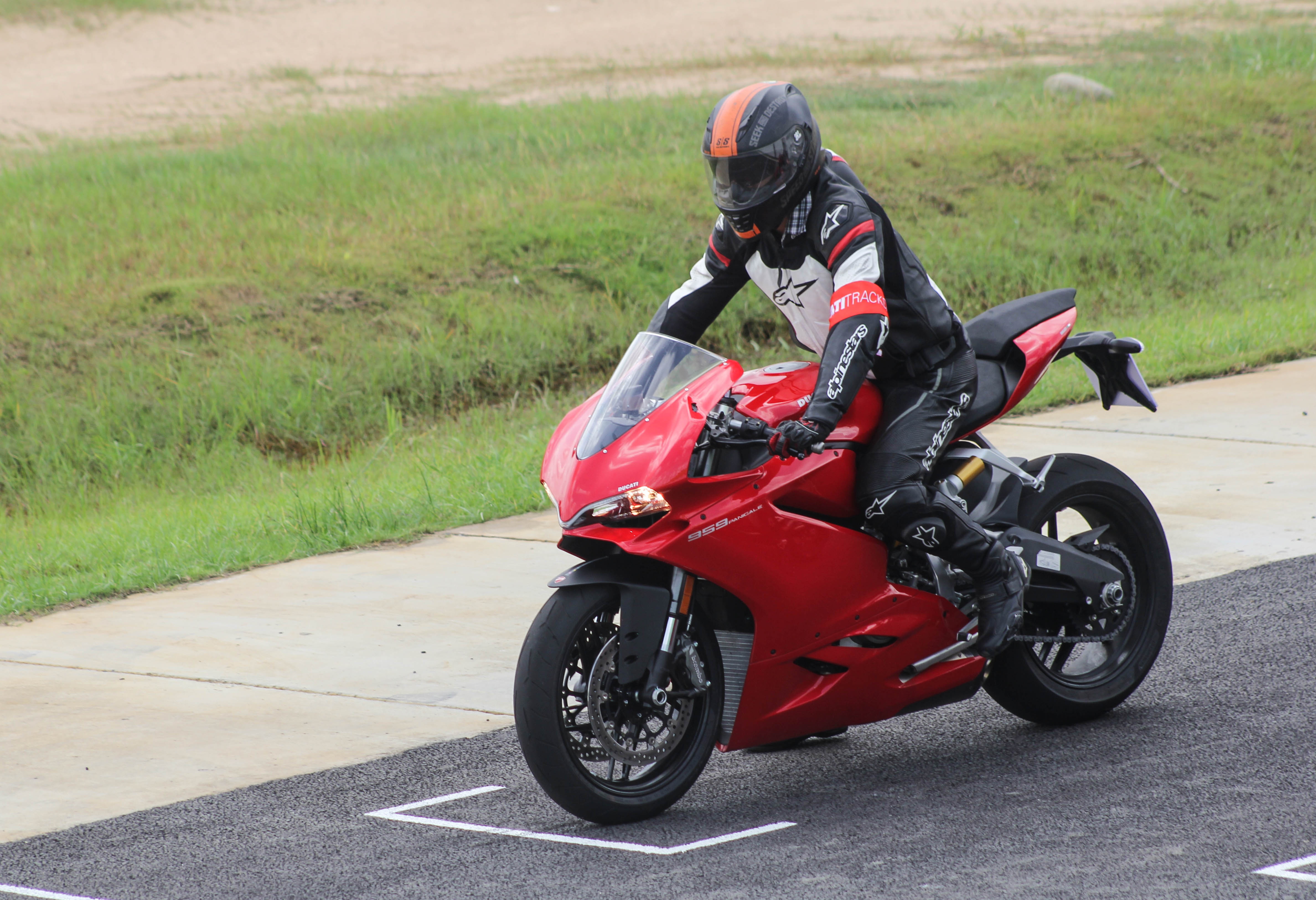 Dua Ducati tai Happy Land anh 4