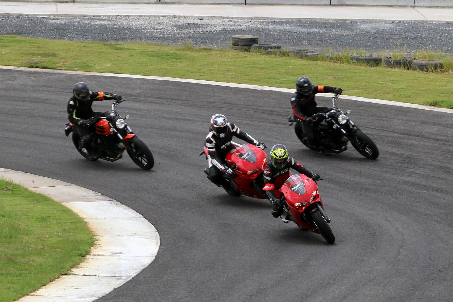 Dua Ducati tai Happy Land anh 8