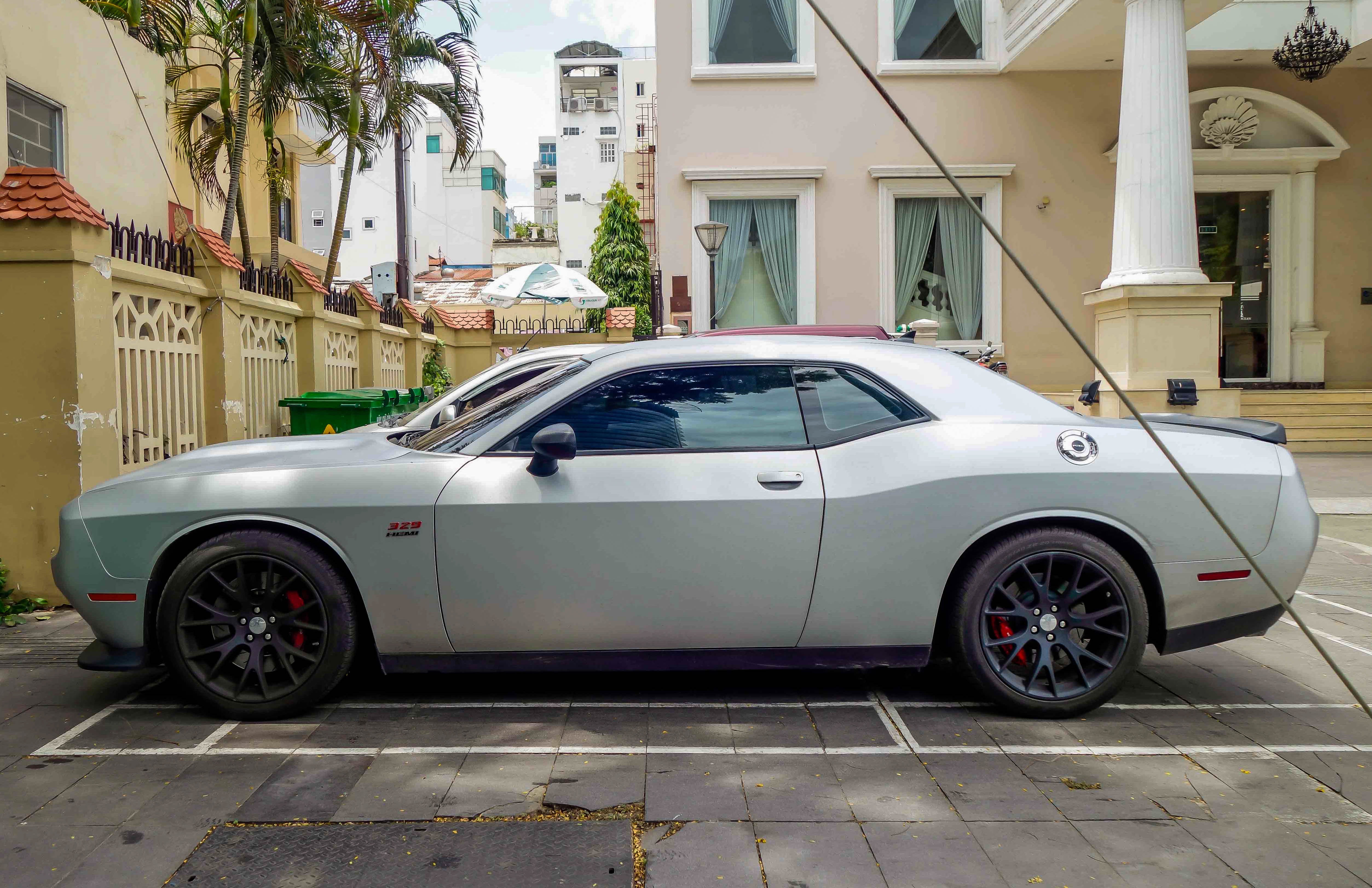 Dodge Challenger SRT 392 Hemi anh 2