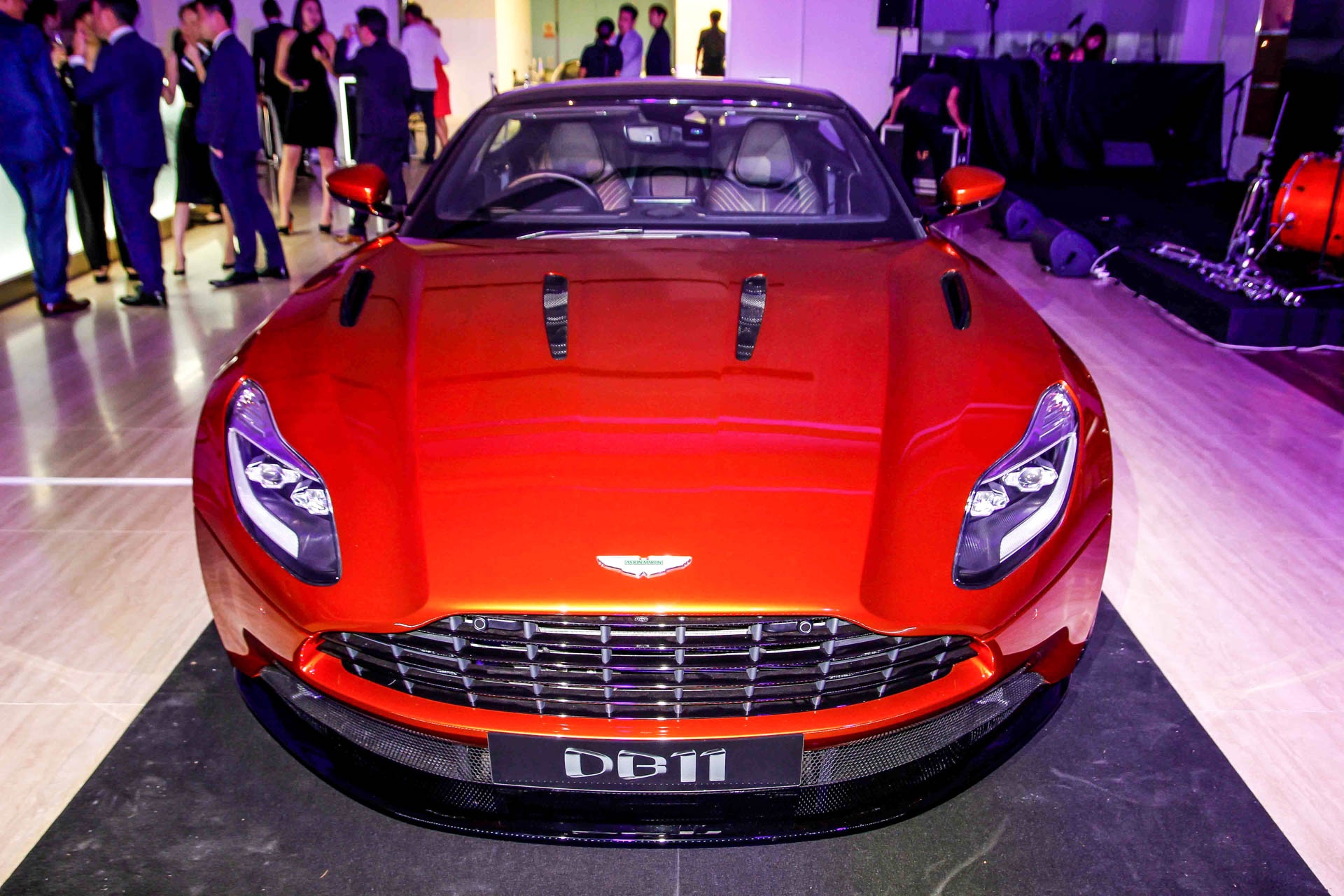 Aston Martin DB11 ra mắt tại Singapore ảnh 3 Aston Martin DB11 ra mat tai Singapore anh 3