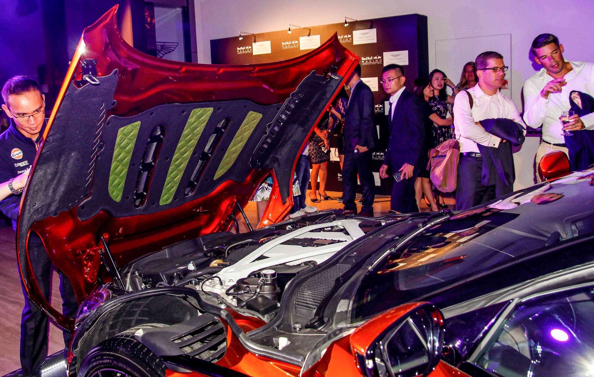 Aston Martin DB11 ra mắt tại Singapore ảnh 4 Aston Martin DB11 ra mat tai Singapore anh 4