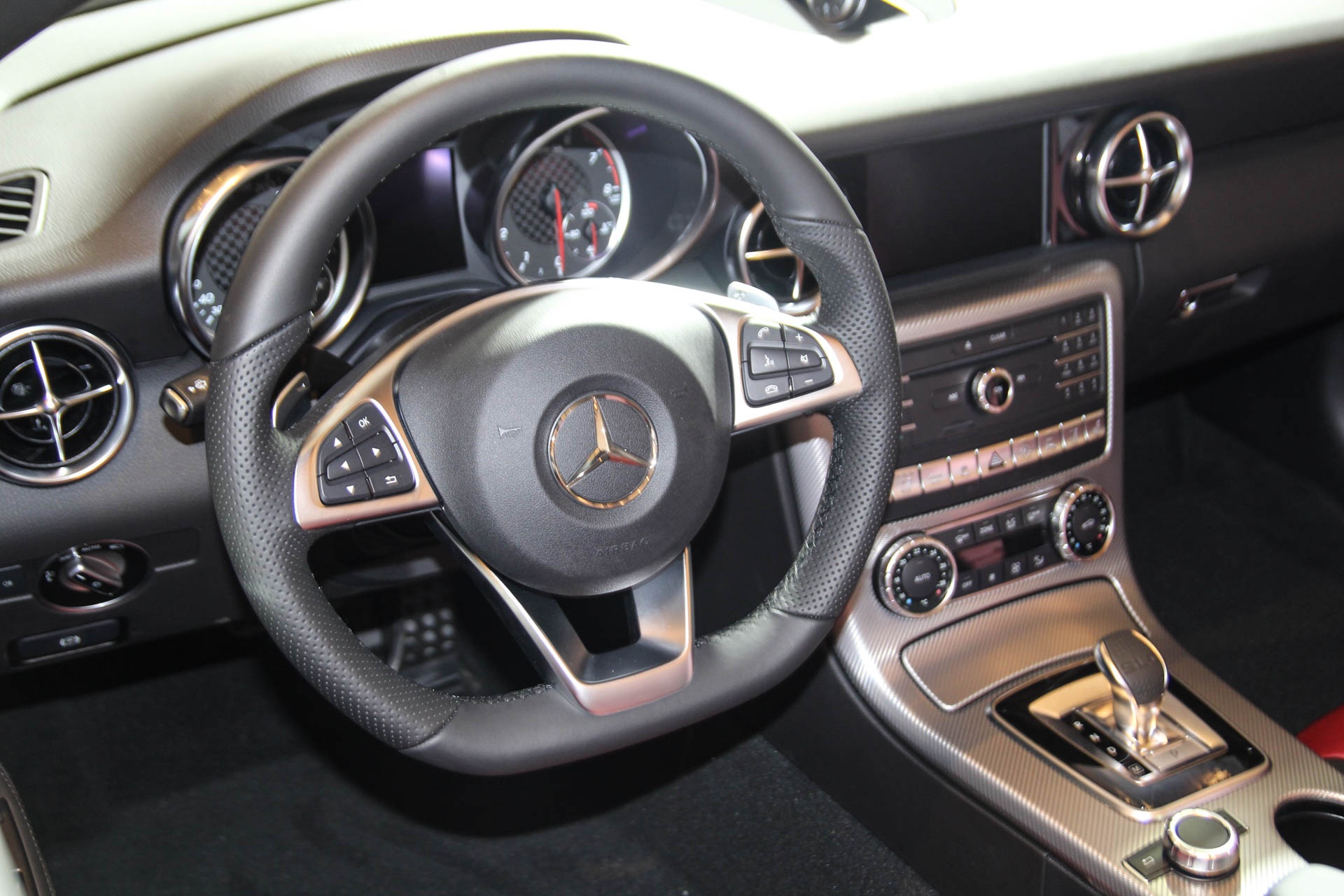 Gia Mercedes SLC 43 AMG o Viet Nam anh 10