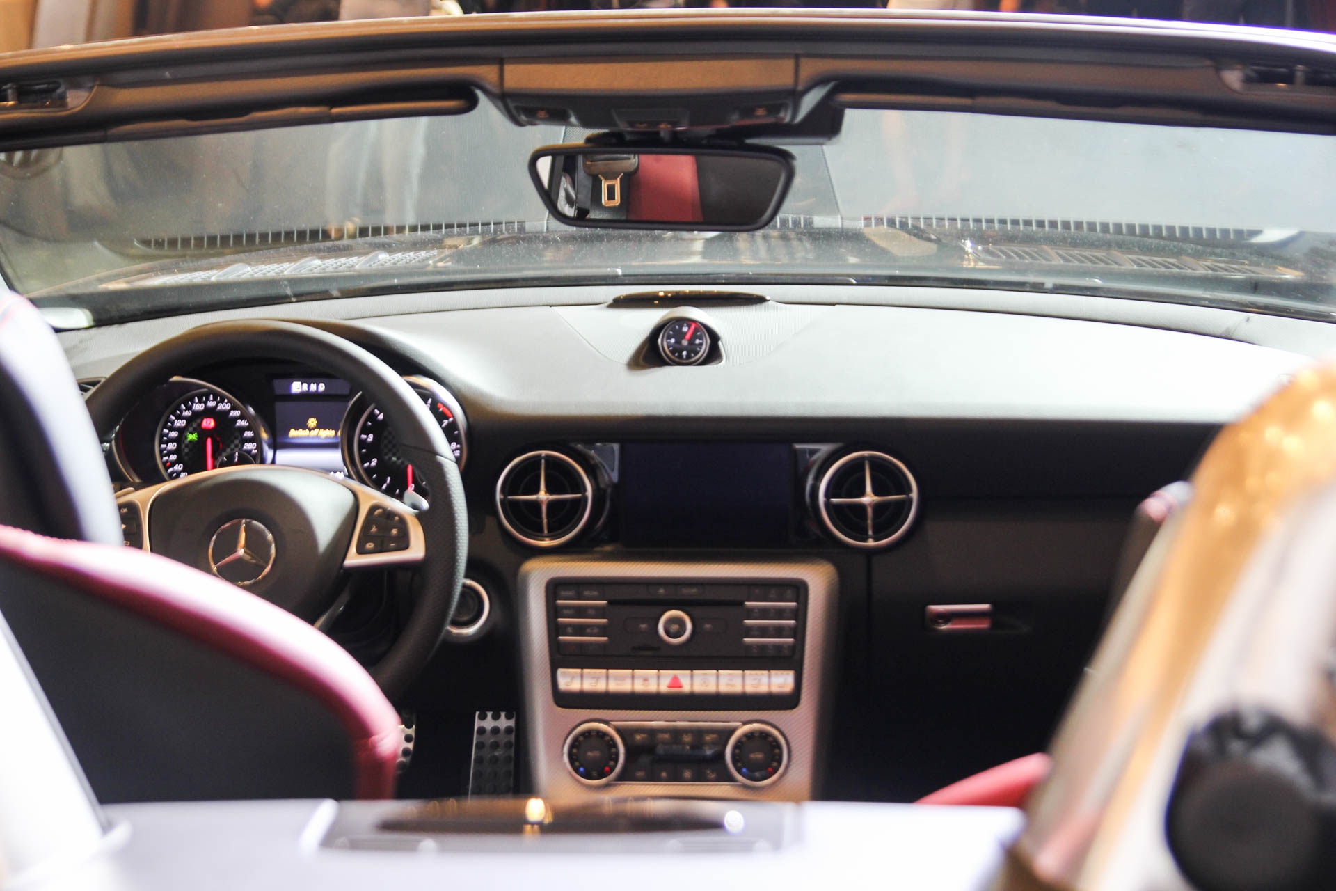 Gia Mercedes SLC 43 AMG o Viet Nam anh 9