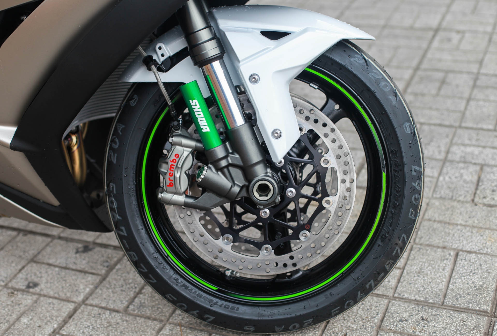 Kawasaki Ninja ZX 10R 2017 ve Viet Nam anh 9