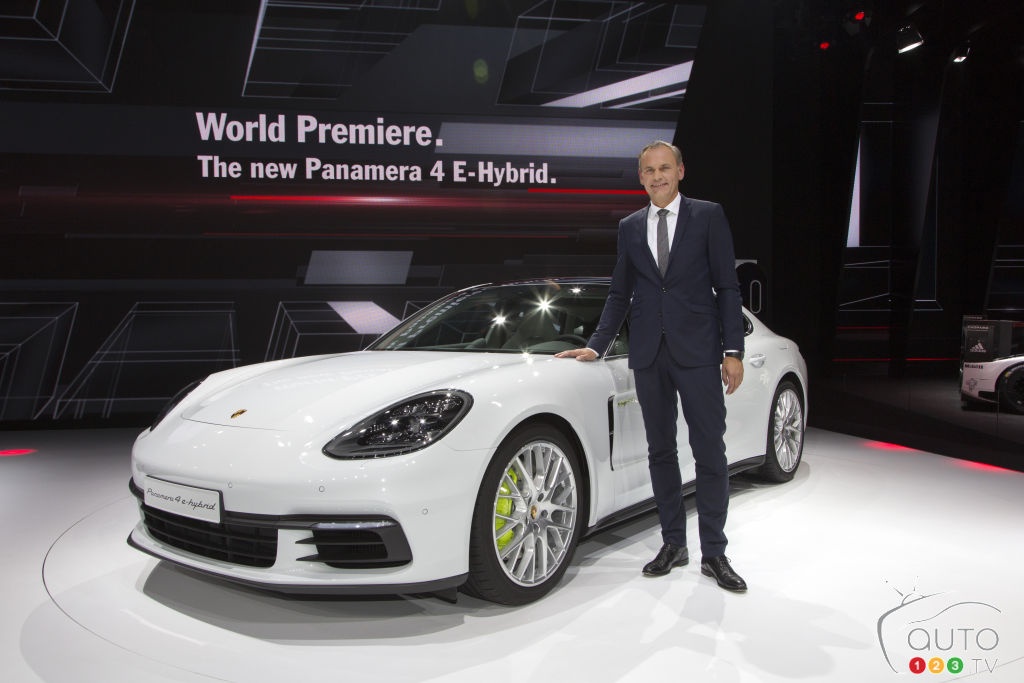 Porsche Panamera 4 E-Hybrid ra mắt ảnh 2 Porsche Panamera 4 E-Hybrid ra mat anh 2
