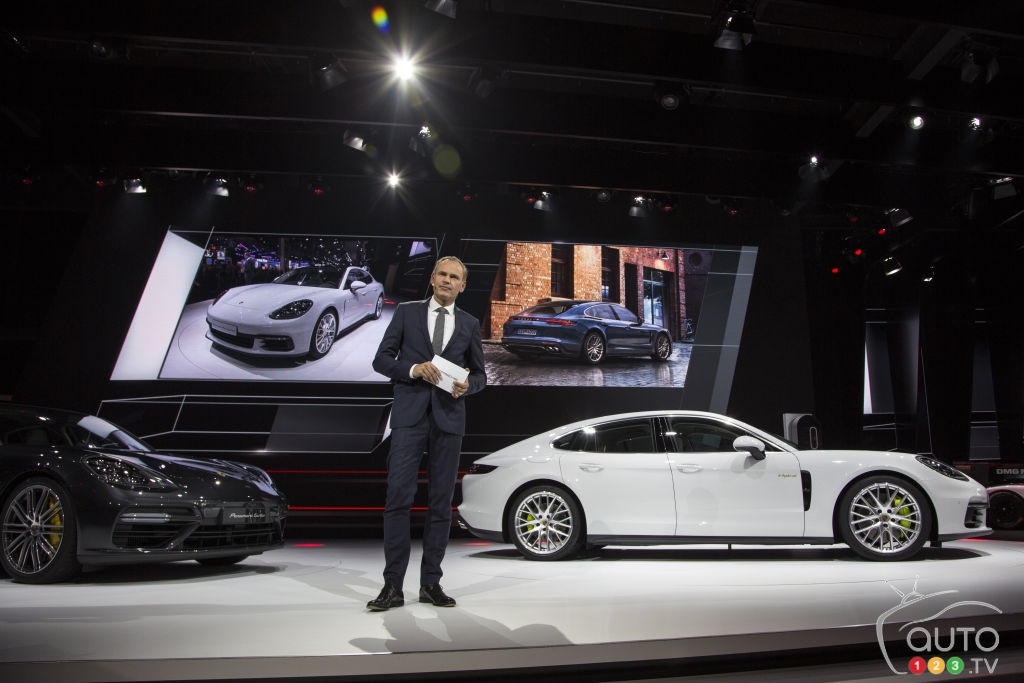 Porsche Panamera 4 E-Hybrid ra mắt ảnh 1 Porsche Panamera 4 E-Hybrid ra mat anh 1