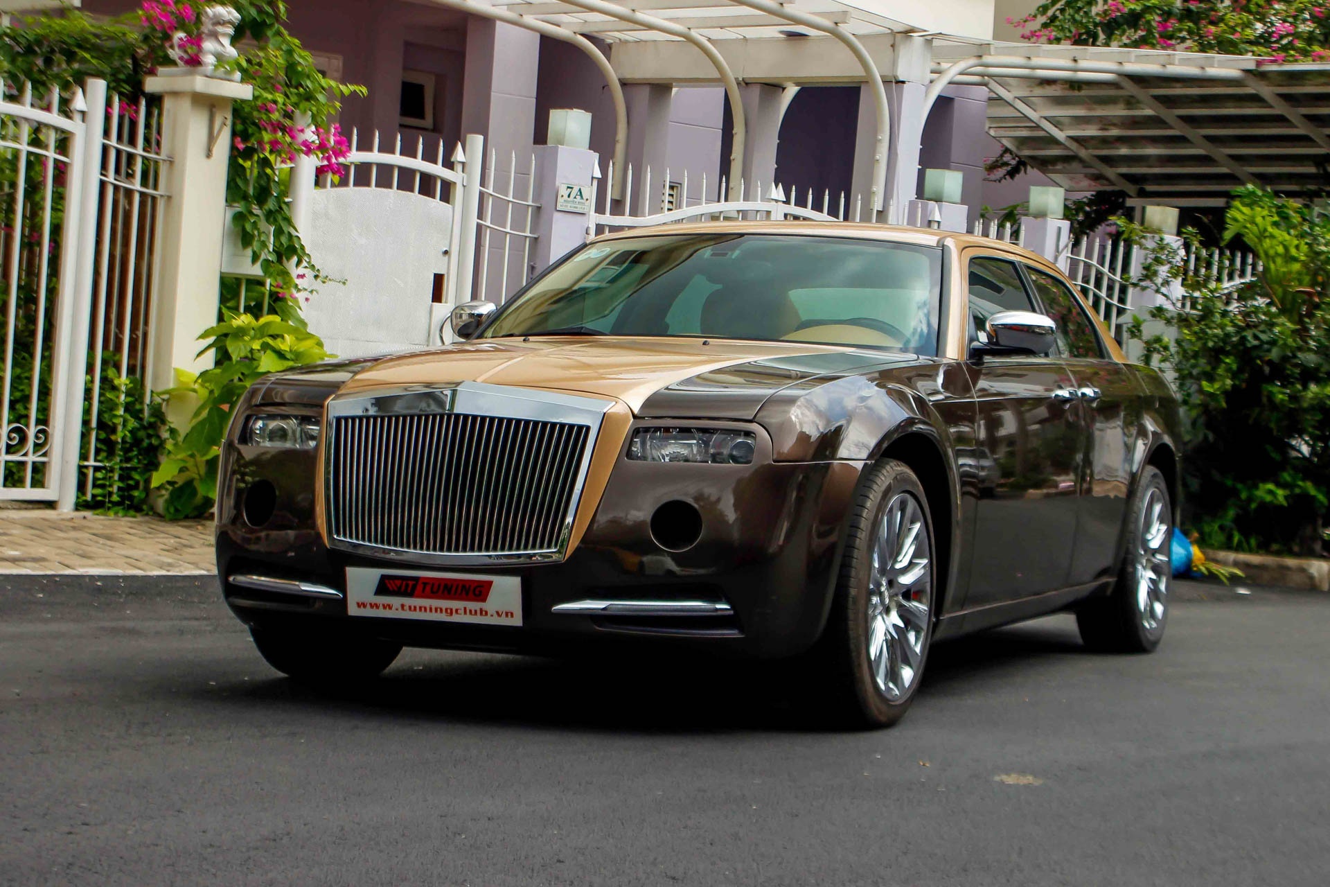 Chrysler 300c Rolls Royce Style