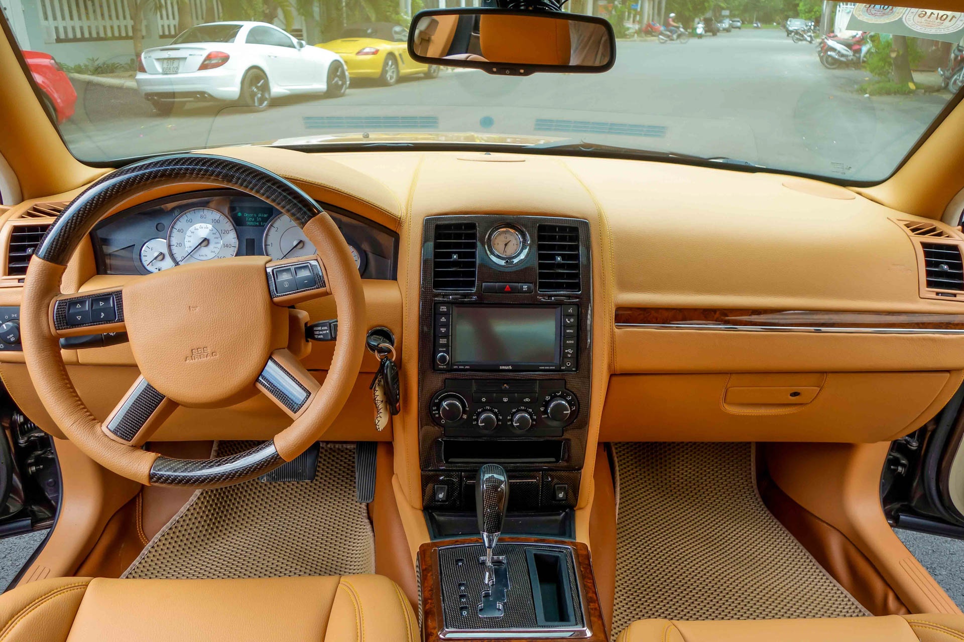 ​​Chrysler 300C do thanh Rolls-Royce anh 13