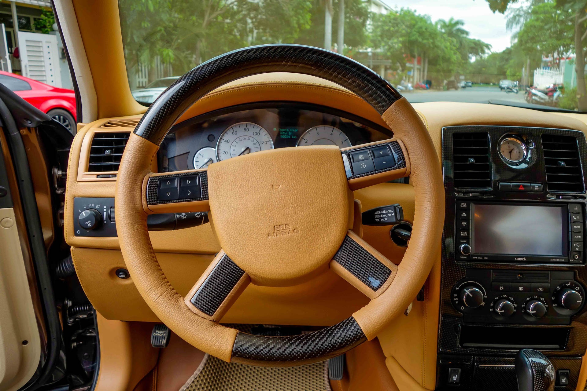 ​​Chrysler 300C do thanh Rolls-Royce anh 14