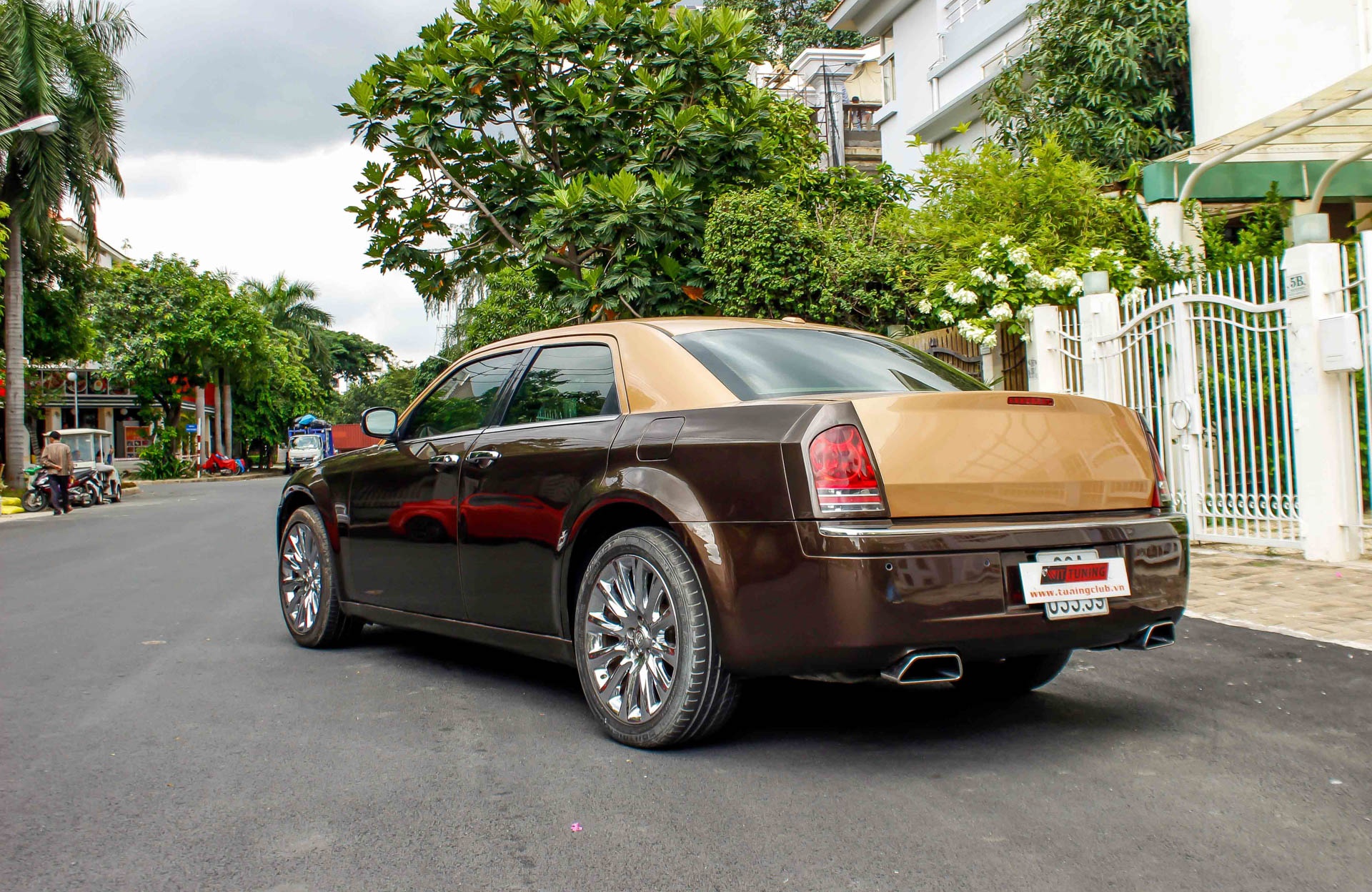 ​​Chrysler 300C do thanh Rolls-Royce anh 15