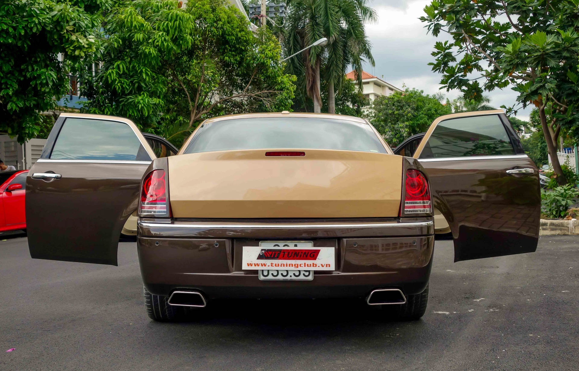 ​​Chrysler 300C do thanh Rolls-Royce anh 6