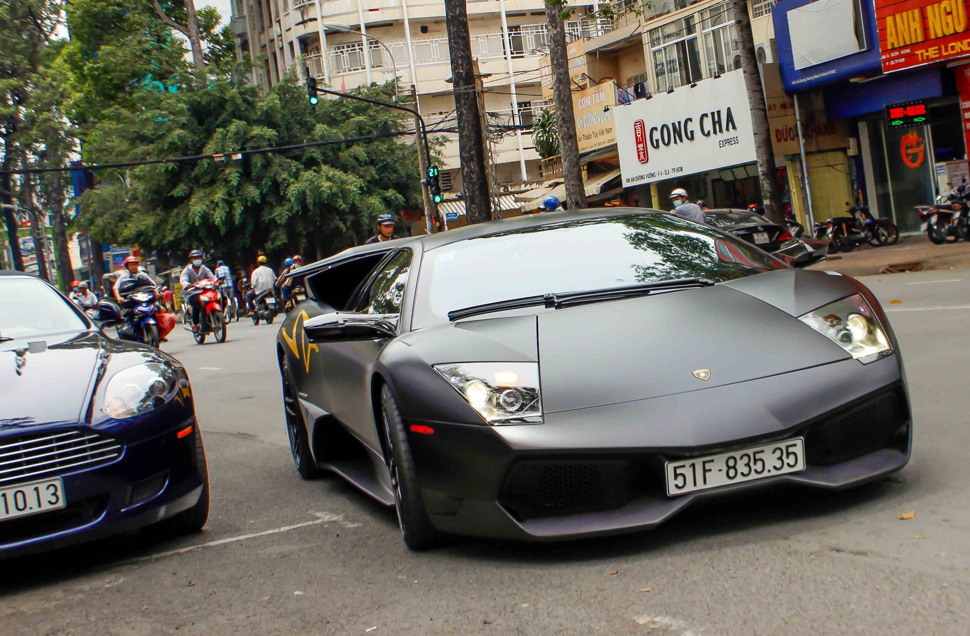 Sieu xe Lamborghini cu cua Minh Nhua ra bien so moi hinh anh