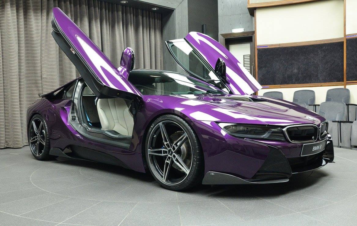 BMW i8 do chinh hang mau doc tai Abu Dhabi hinh anh