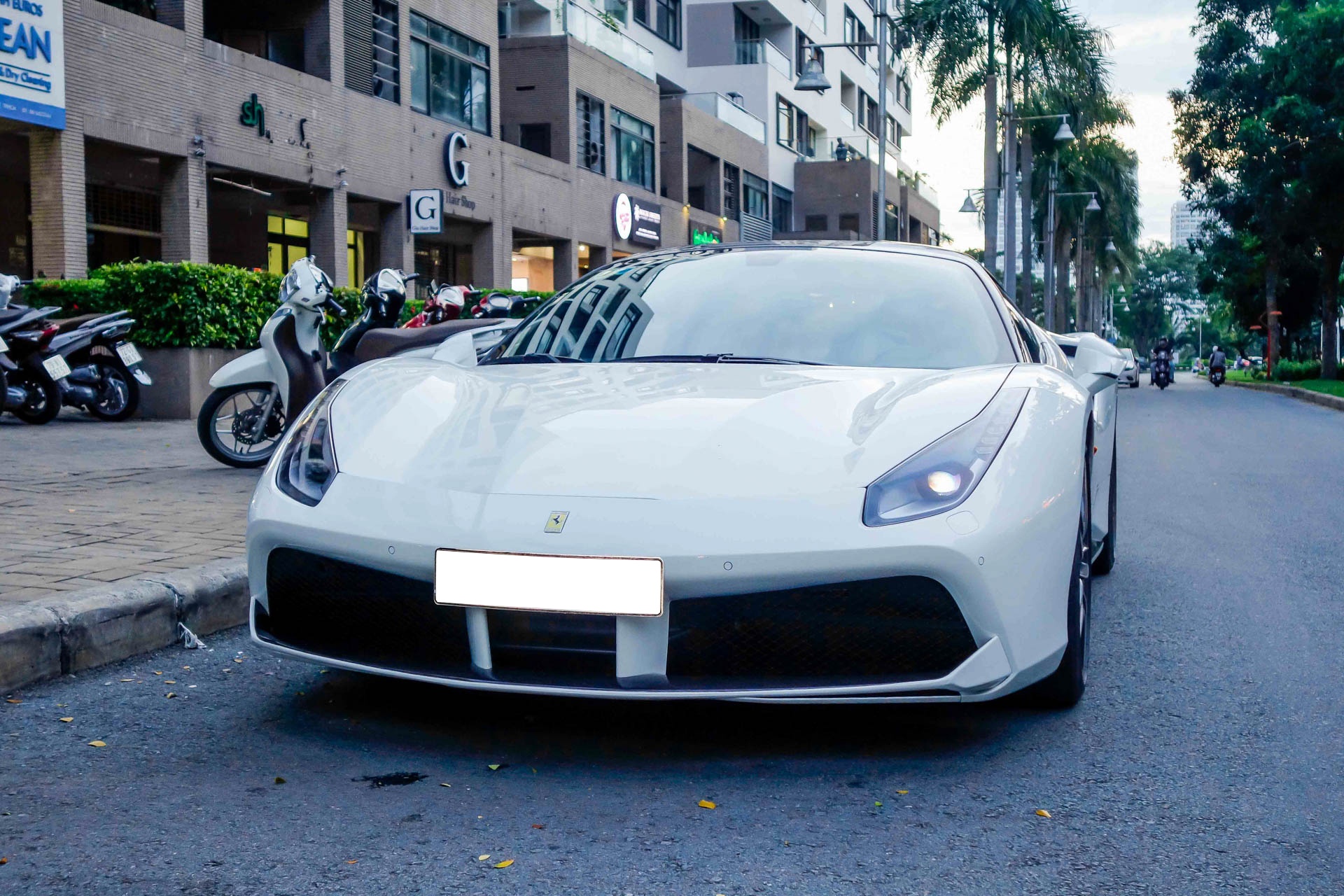 Ferrari 488 GTB Viet Nam anh 2