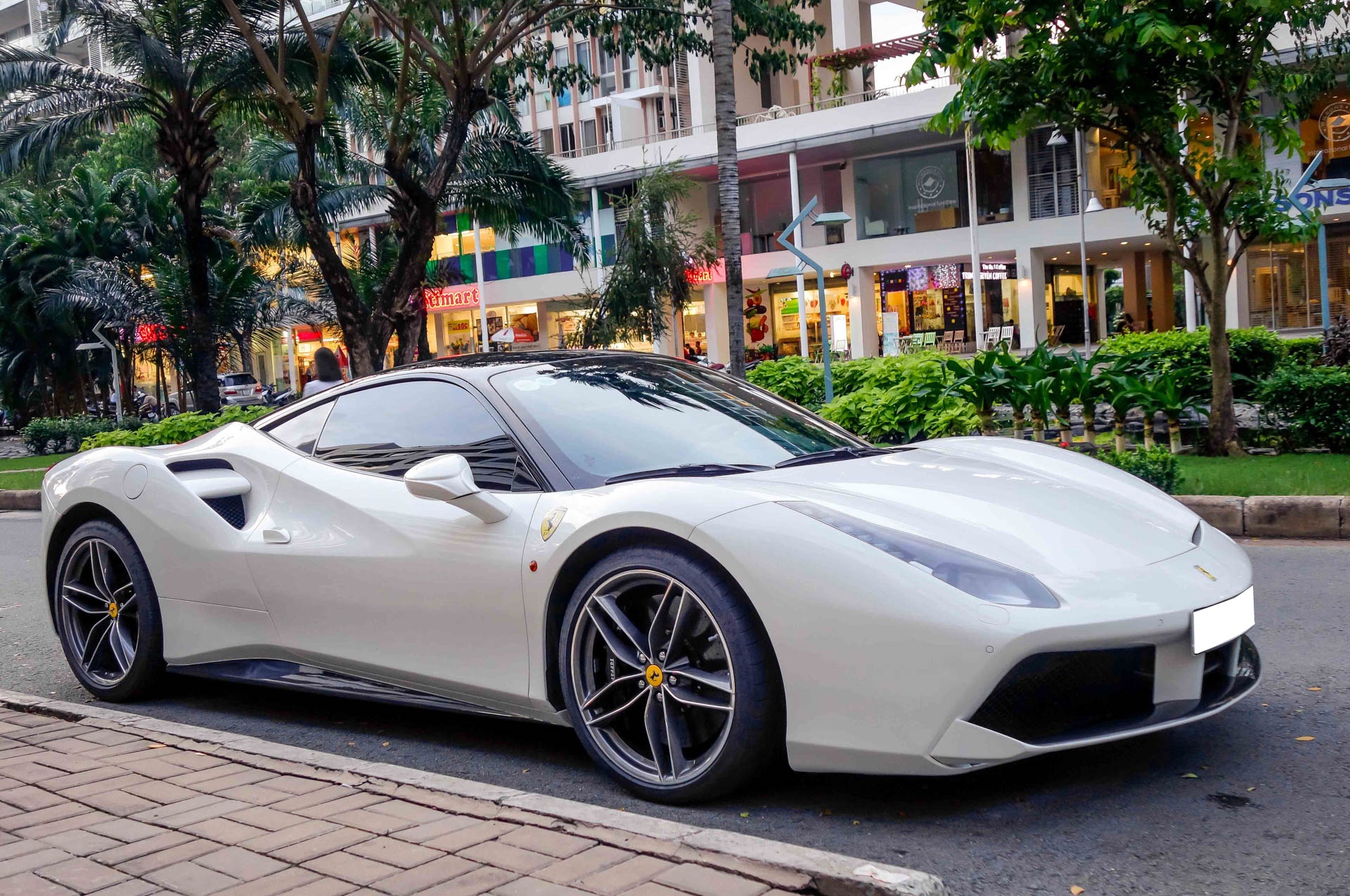 Ferrari 488 GTB Viet Nam anh 5