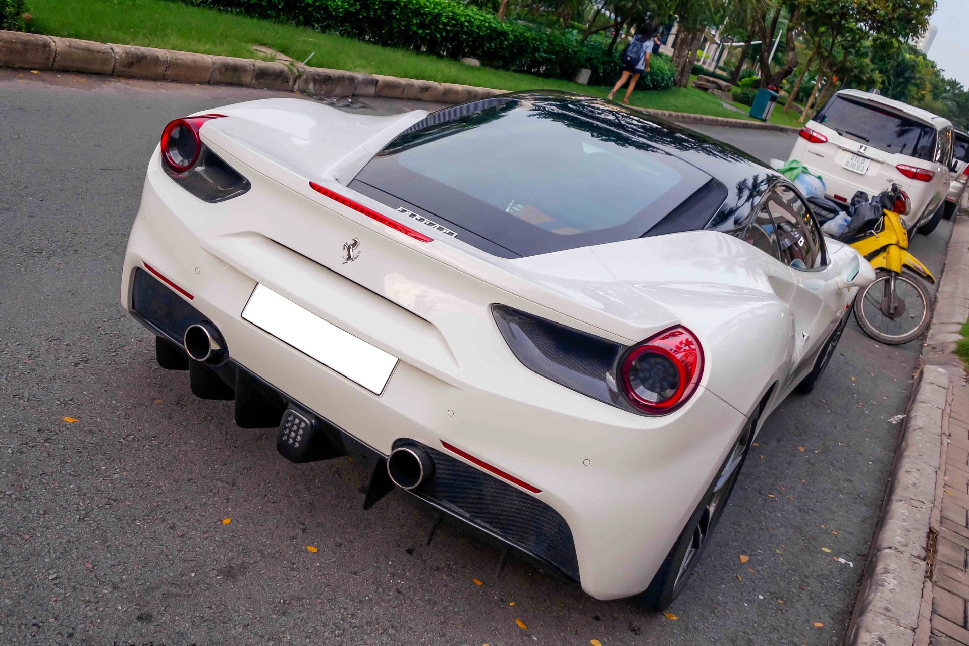 Ferrari 488 GTB Viet Nam anh 7