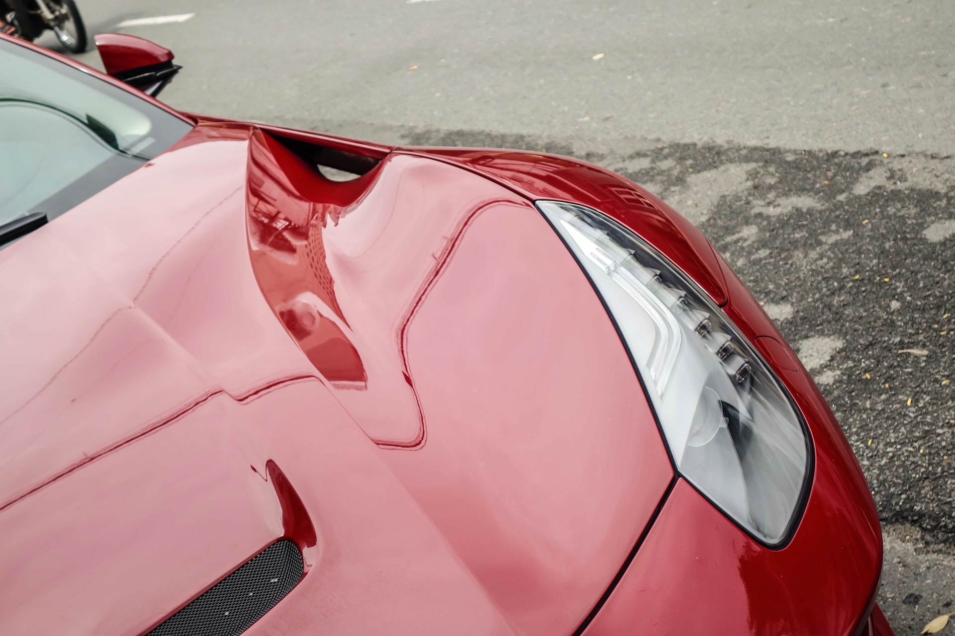 Ferrari F12 nhap Dubai o Sai Gon anh 9