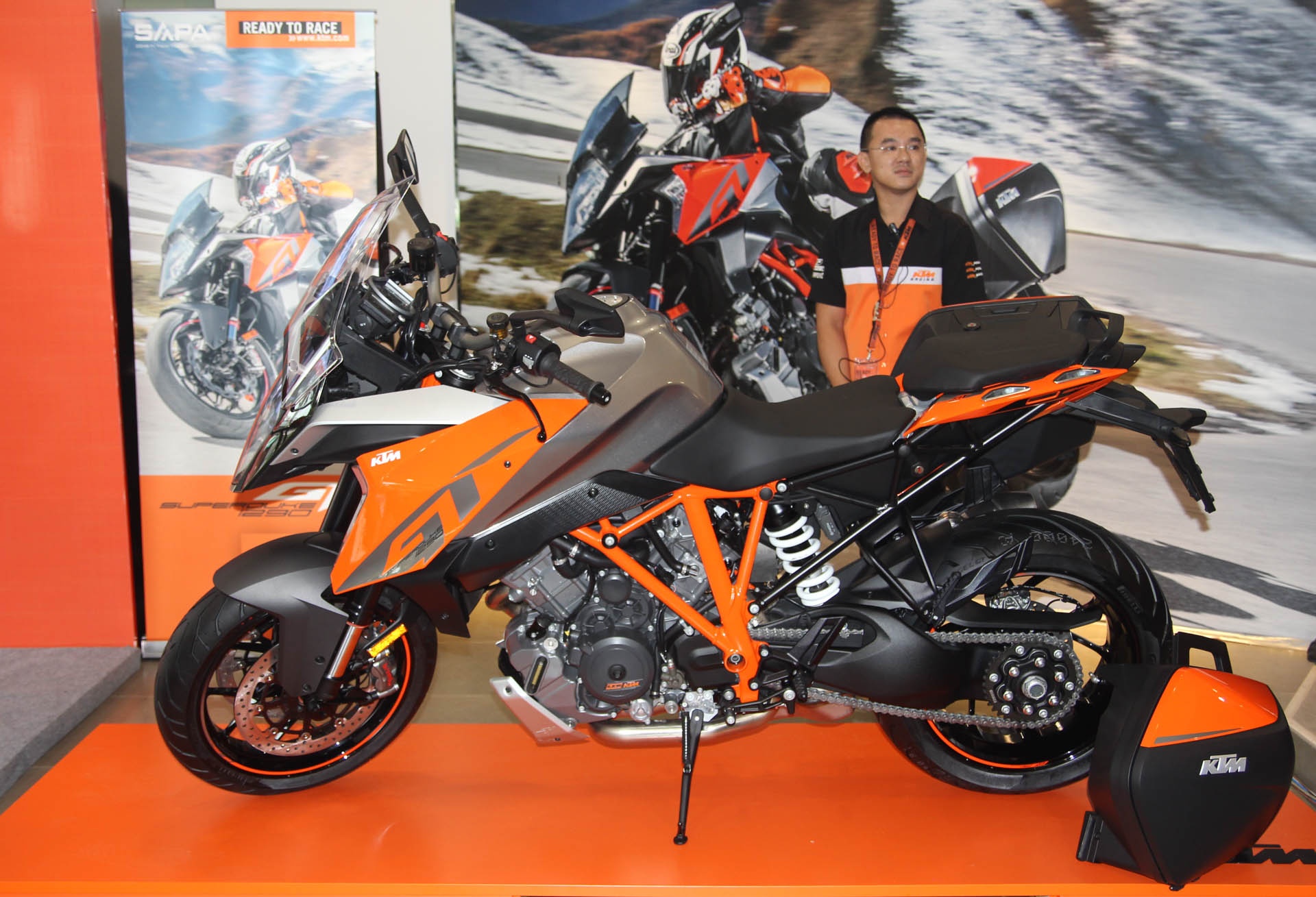 gia KTM 1290 Super Duke GT tai Viet Nam anh 1