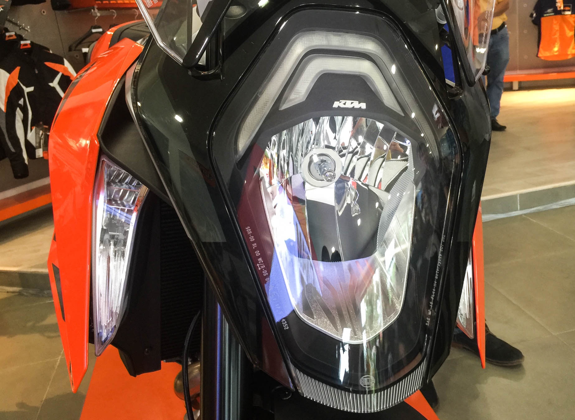 gia KTM 1290 Super Duke GT tai Viet Nam anh 12