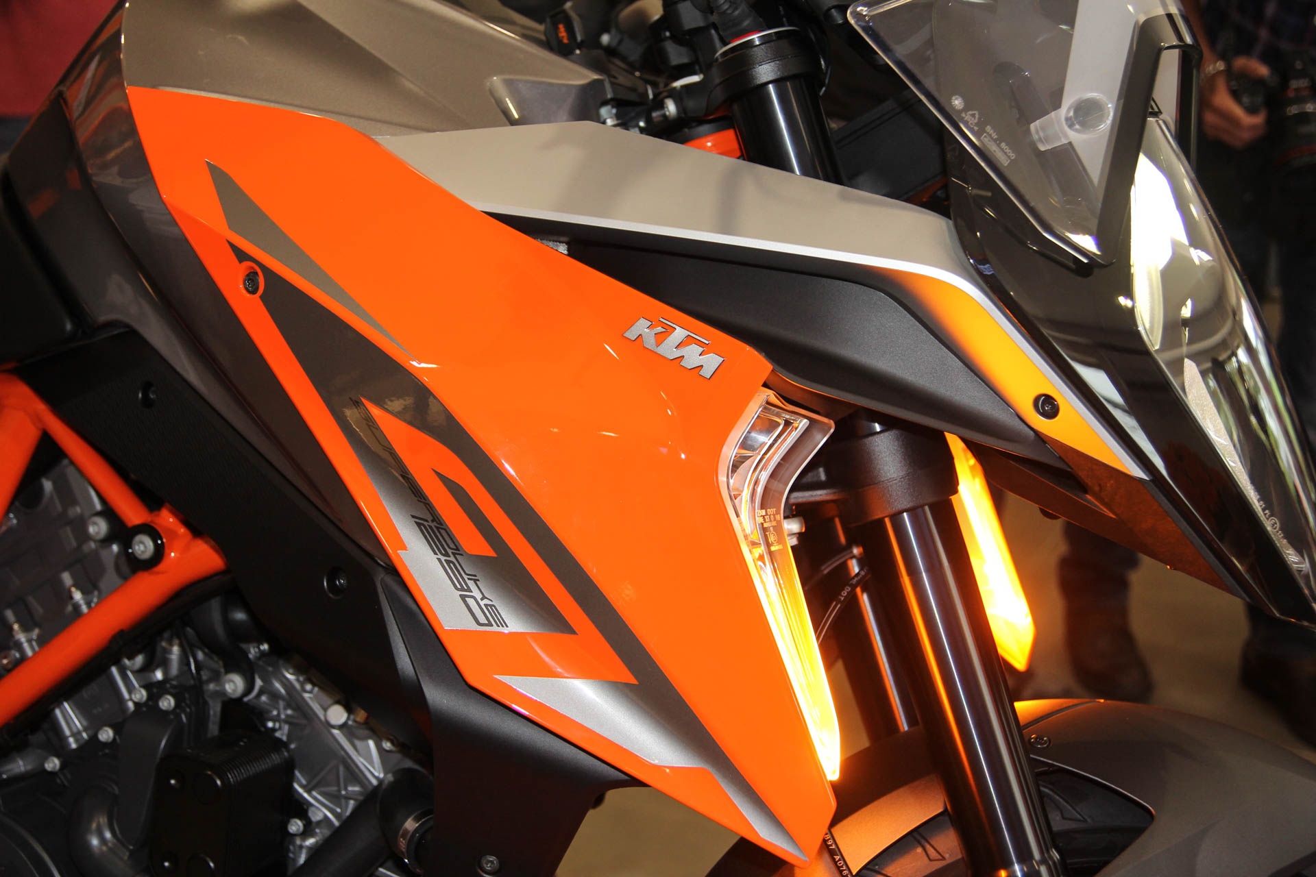 gia KTM 1290 Super Duke GT tai Viet Nam anh 13