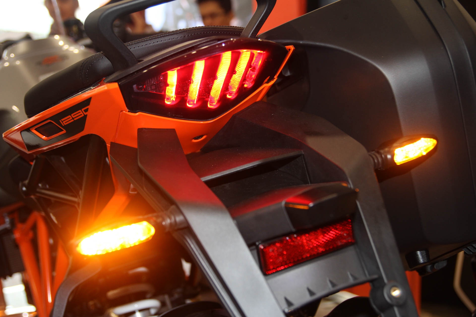 gia KTM 1290 Super Duke GT tai Viet Nam anh 14