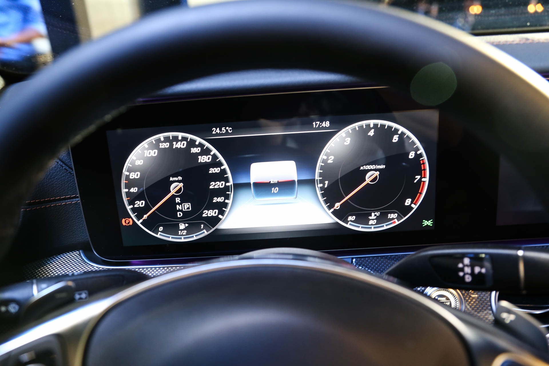 Mercedes E-class moi ra mat tai Viet Nam anh 10