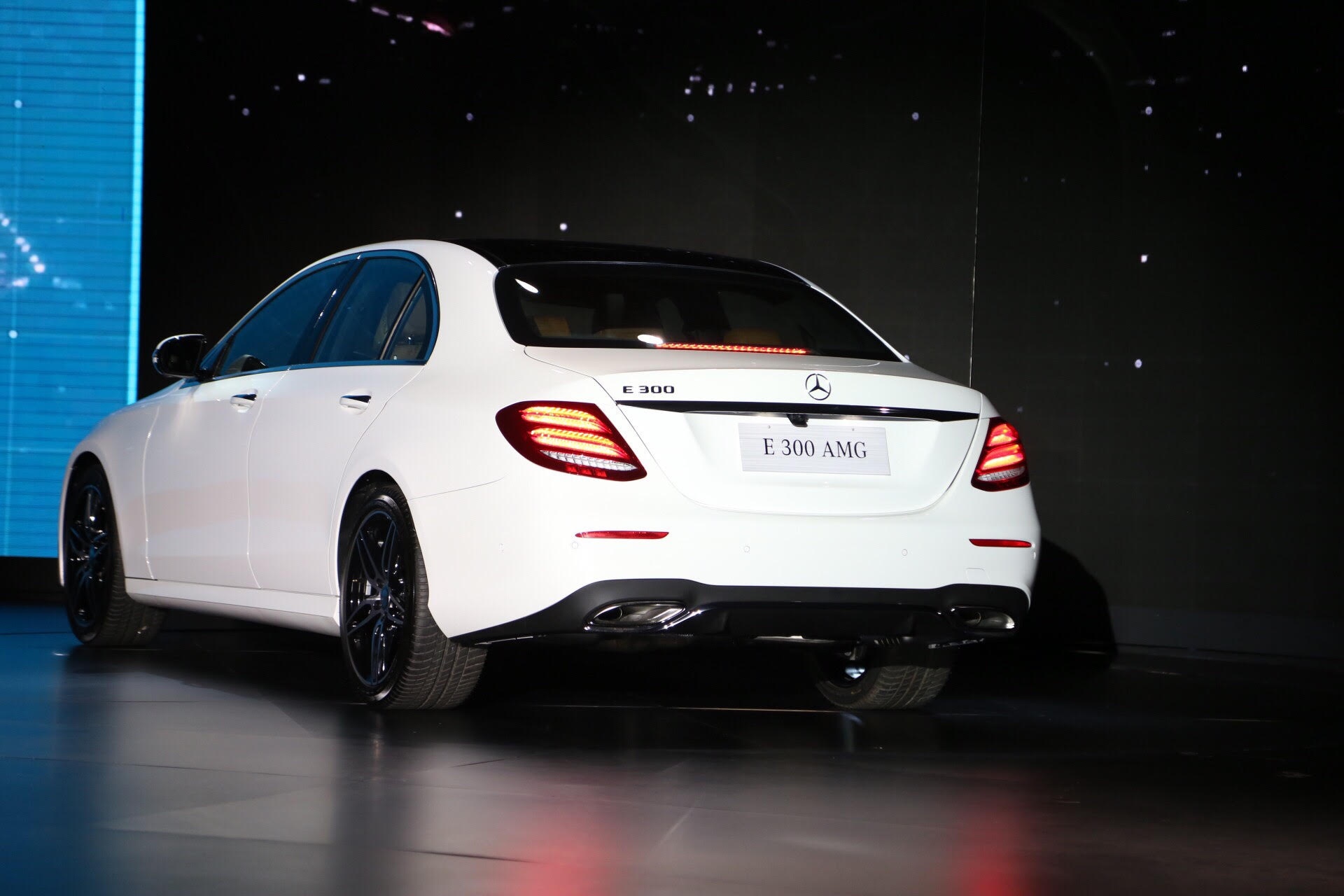 Mercedes E-Class ra mat tai Viet Nam anh 2