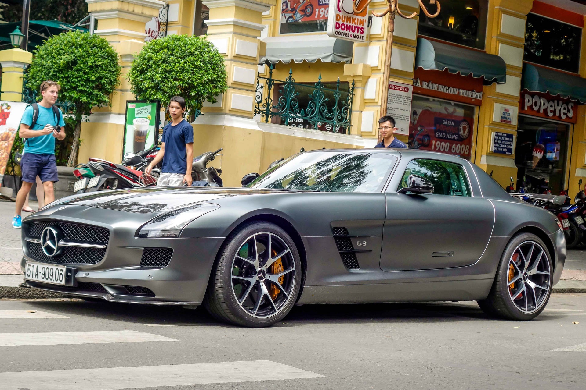 sieu xe nha chong Tang Thanh Ha anh 4