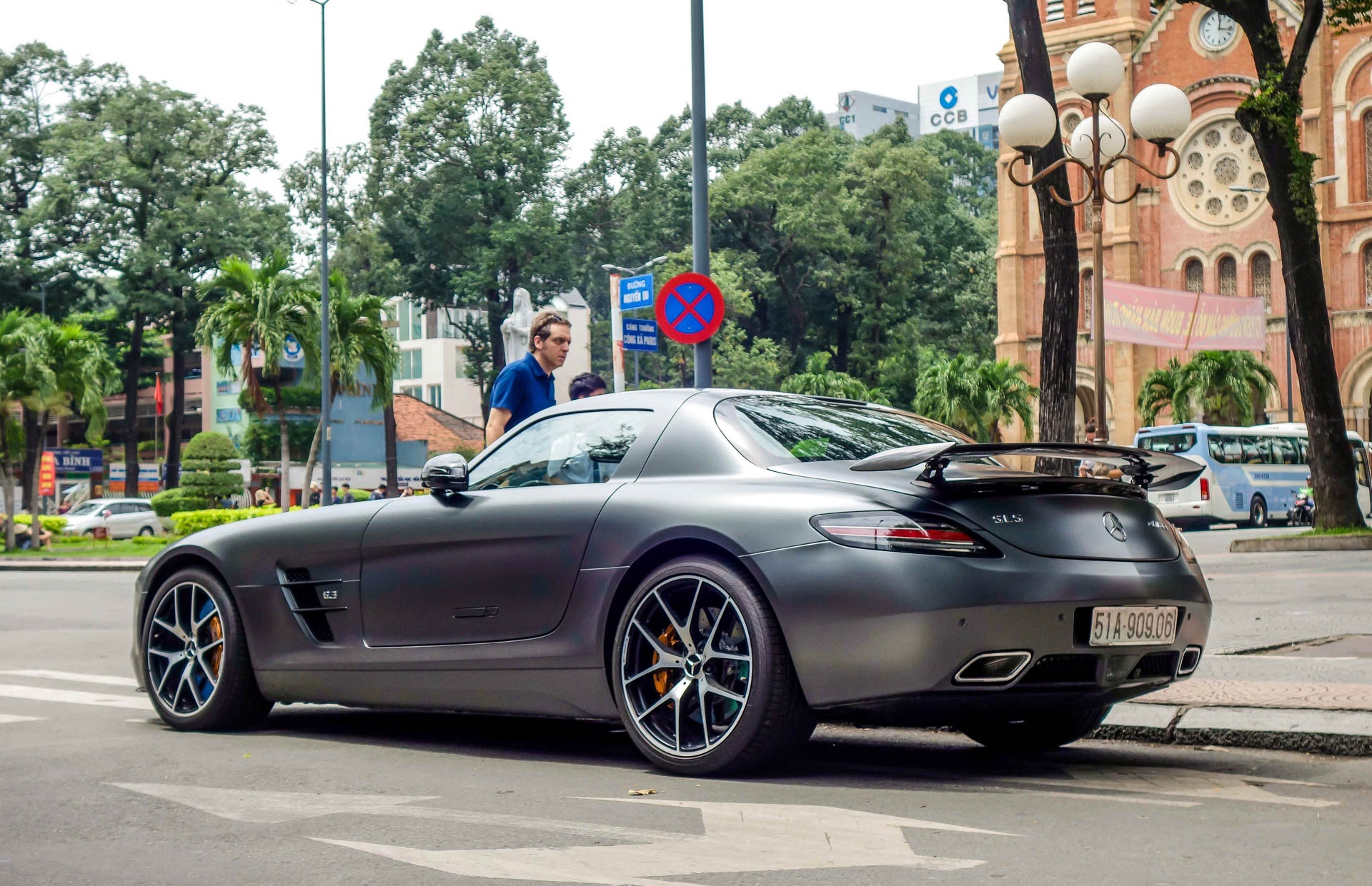 sieu xe nha chong Tang Thanh Ha anh 7