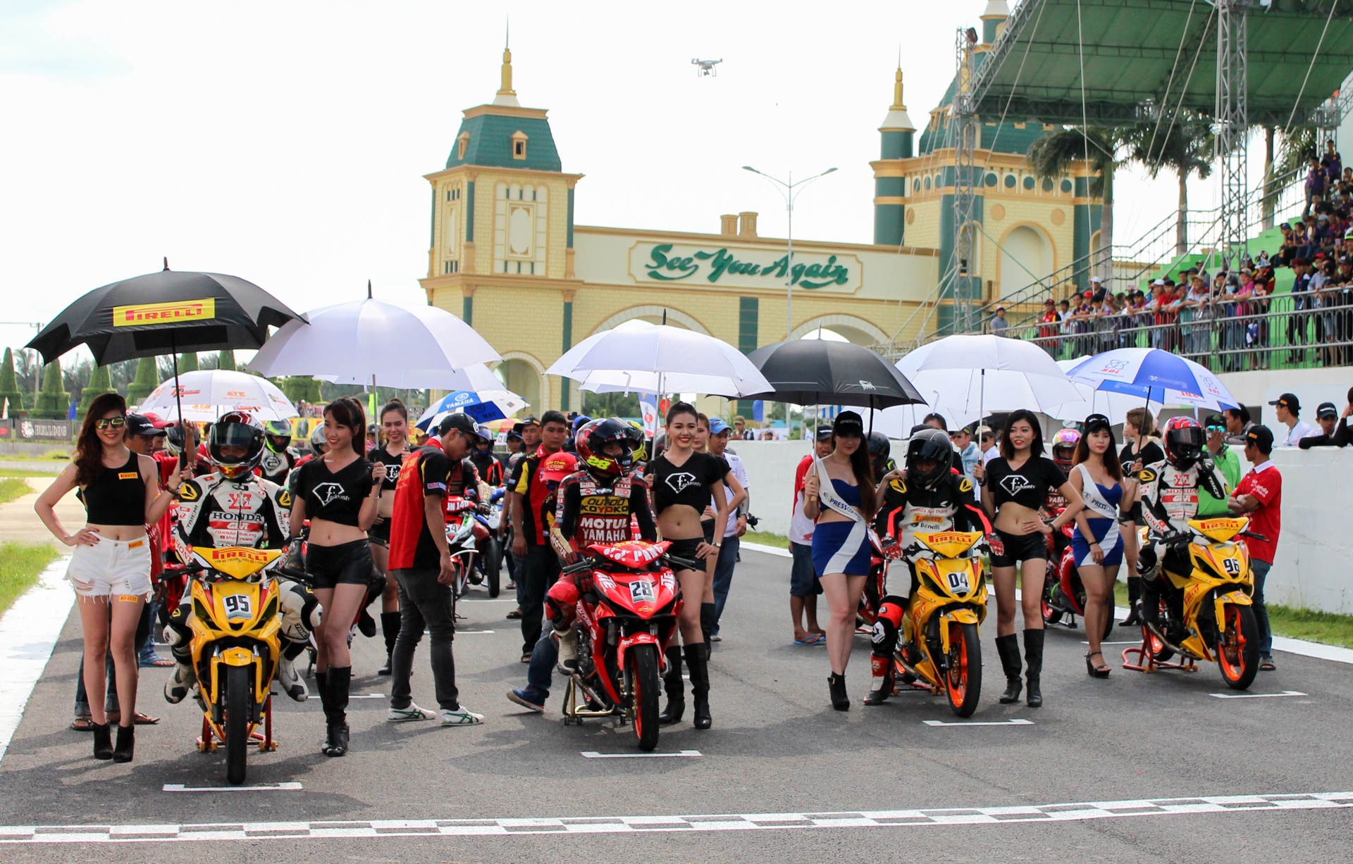 dua Winner Happy Land anh 1