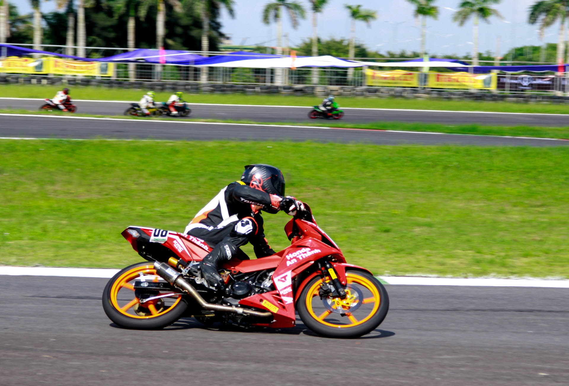 dua Winner Happy Land anh 11